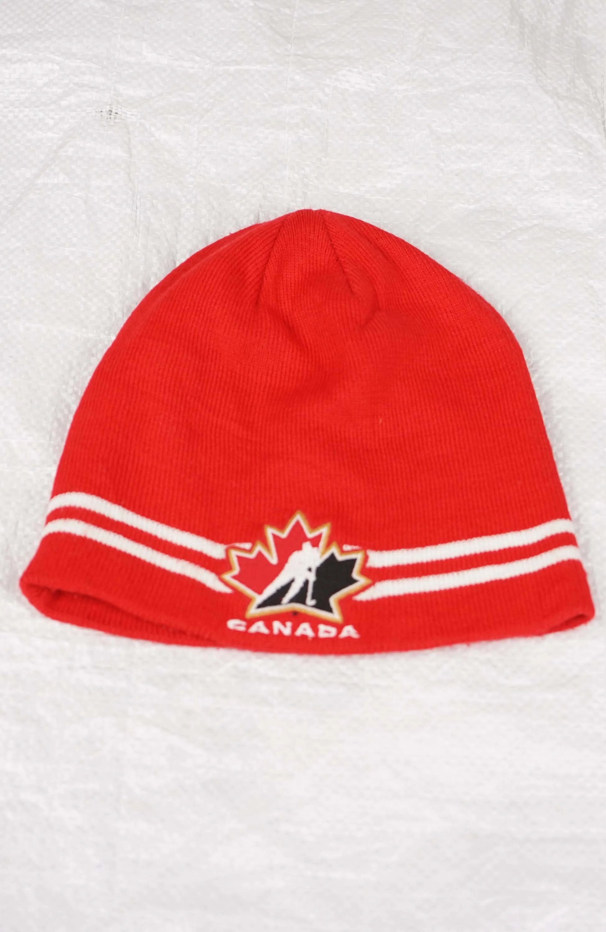 VINTAGE HOCKEY CANADA SKULL BEANIE