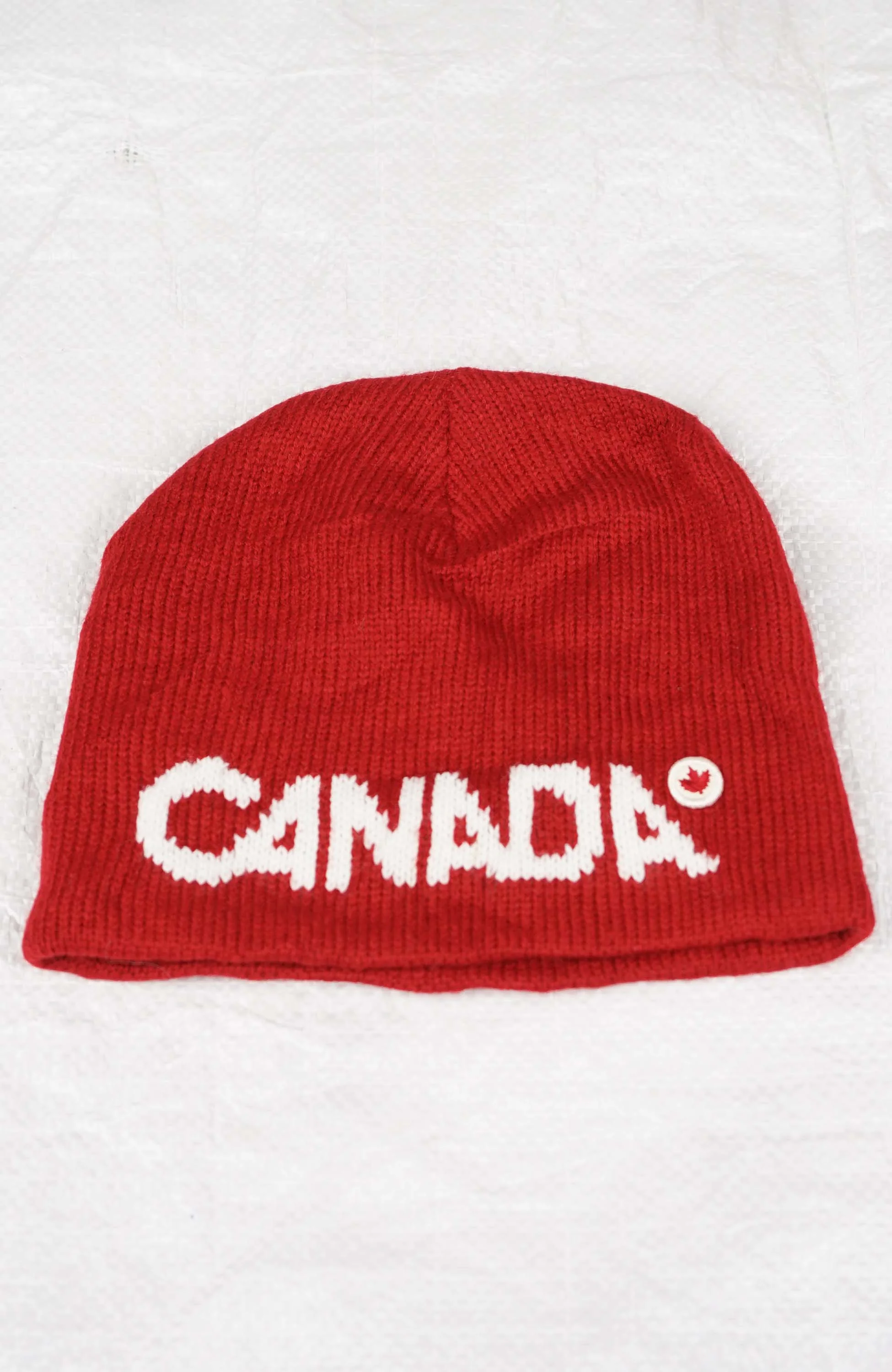 VINTAGE CANADA SKULL BEANIE