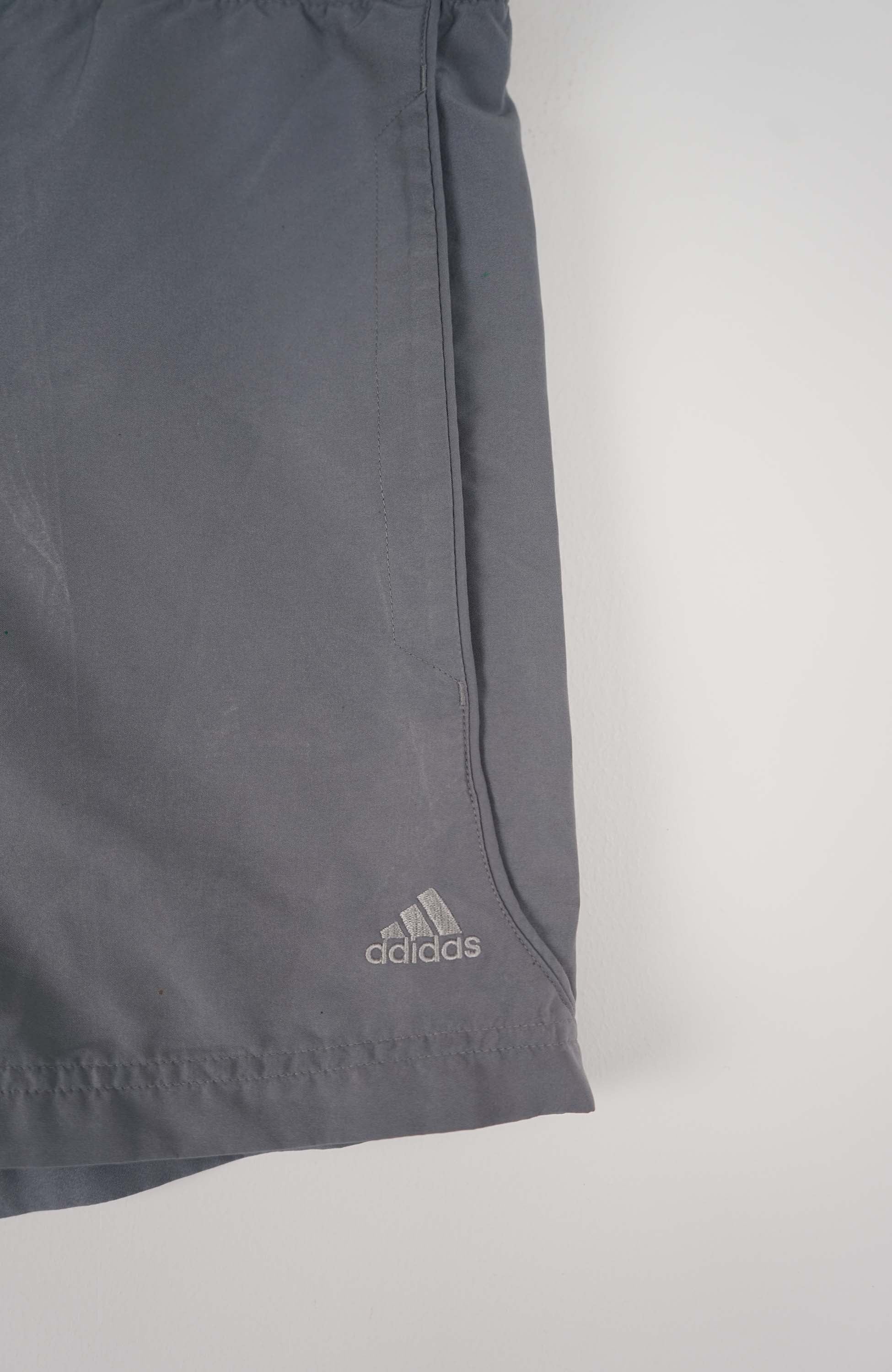 VINTAGE ADIDAS SHORTS W36 - Image 2