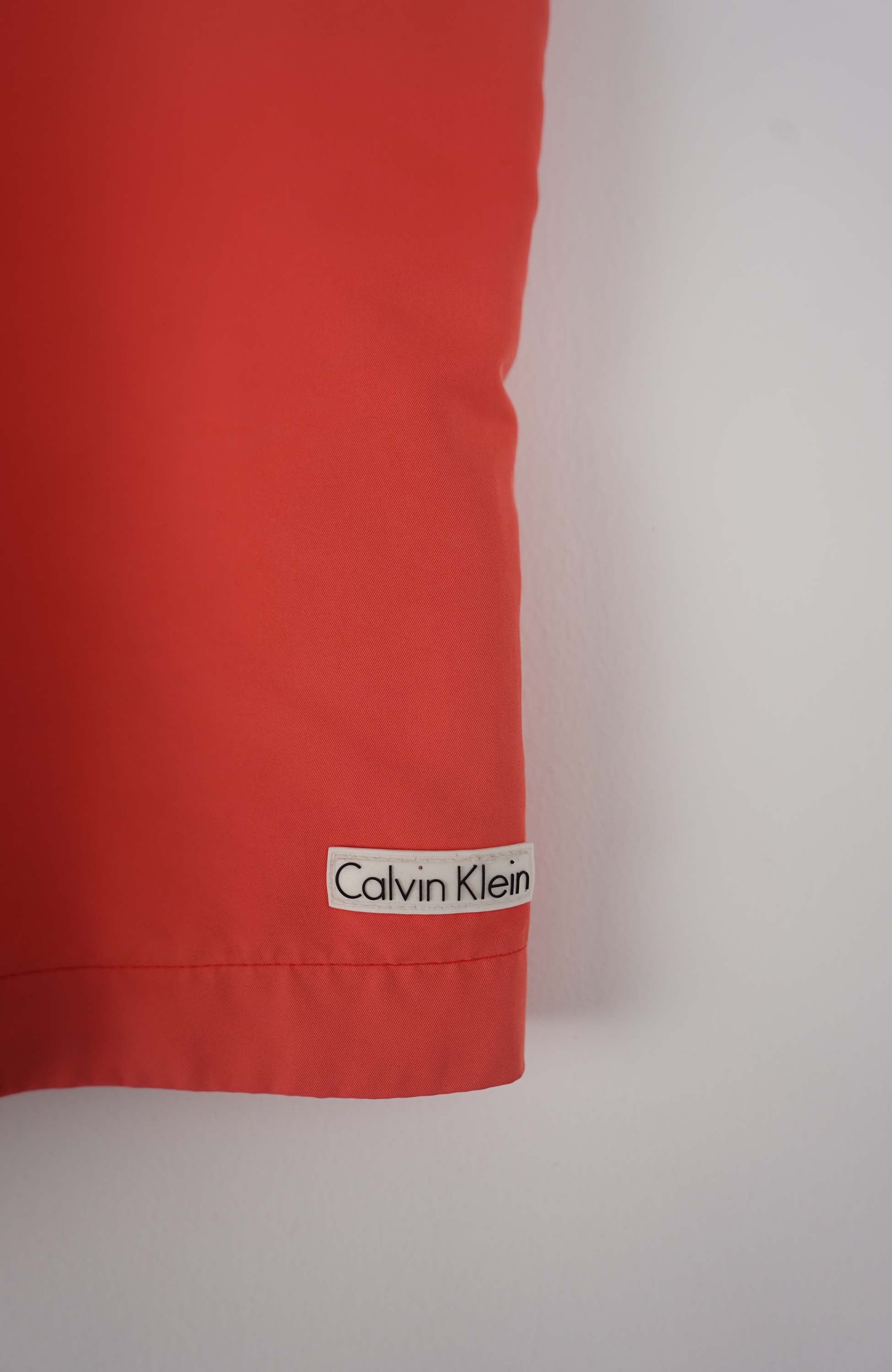 VINTAGE CALVIN KLEIN SHORTS W40 - Image 2