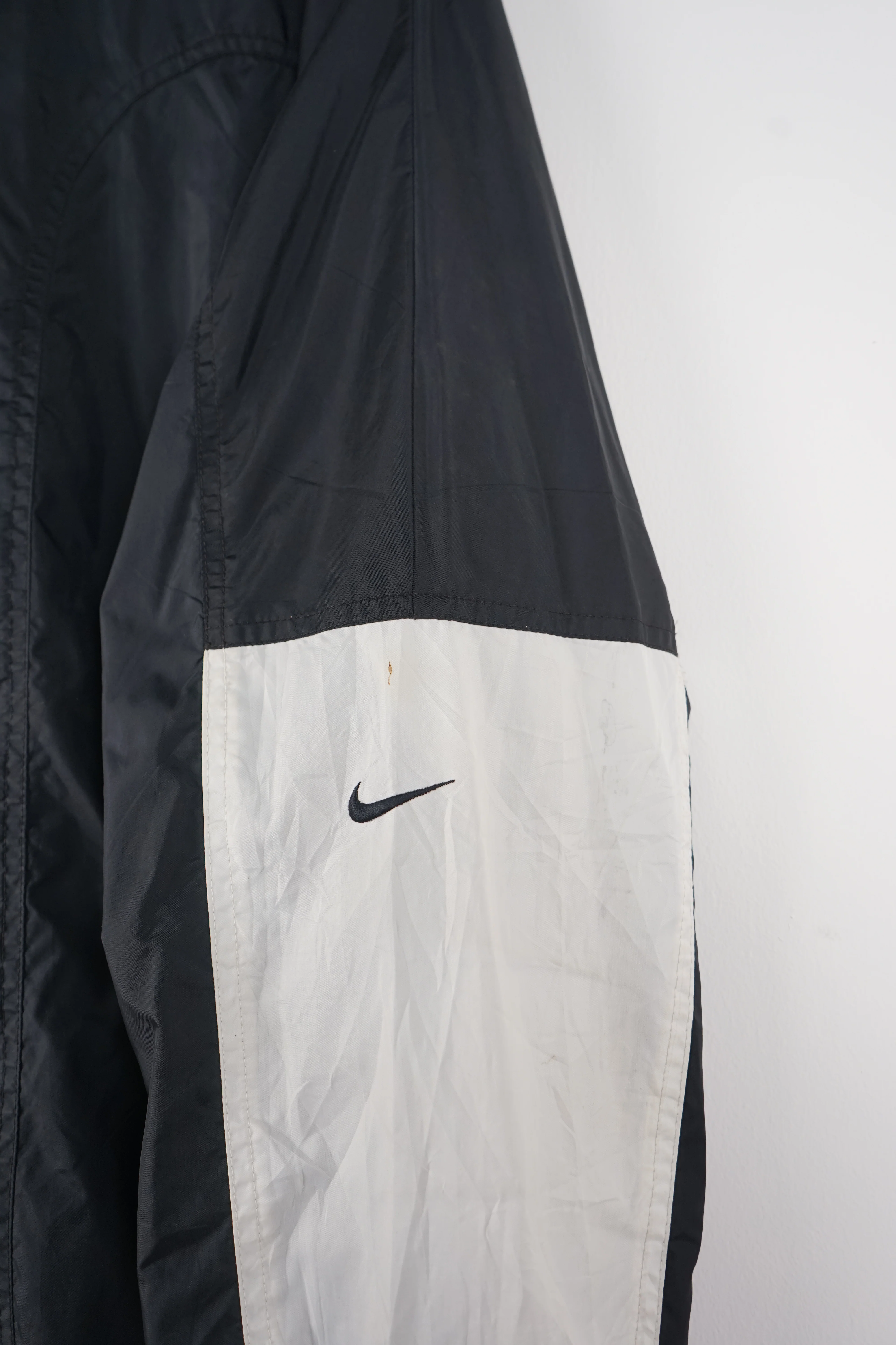 VINTAGE NIKE BASKETBALL WINDBREAKER (XXL) - Image 3
