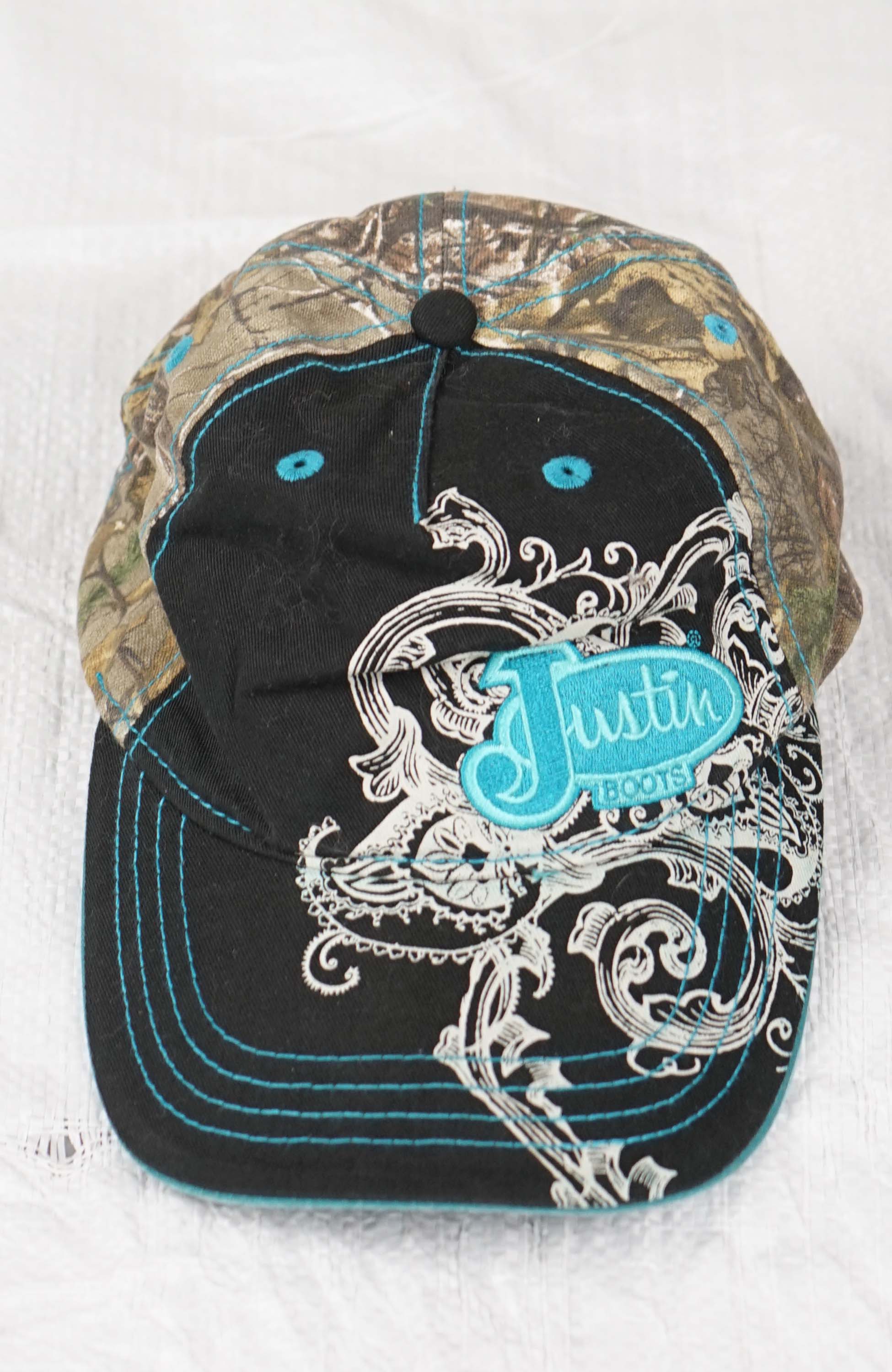VINTAGE JUSTIN BOOTS REAL TREE HAT