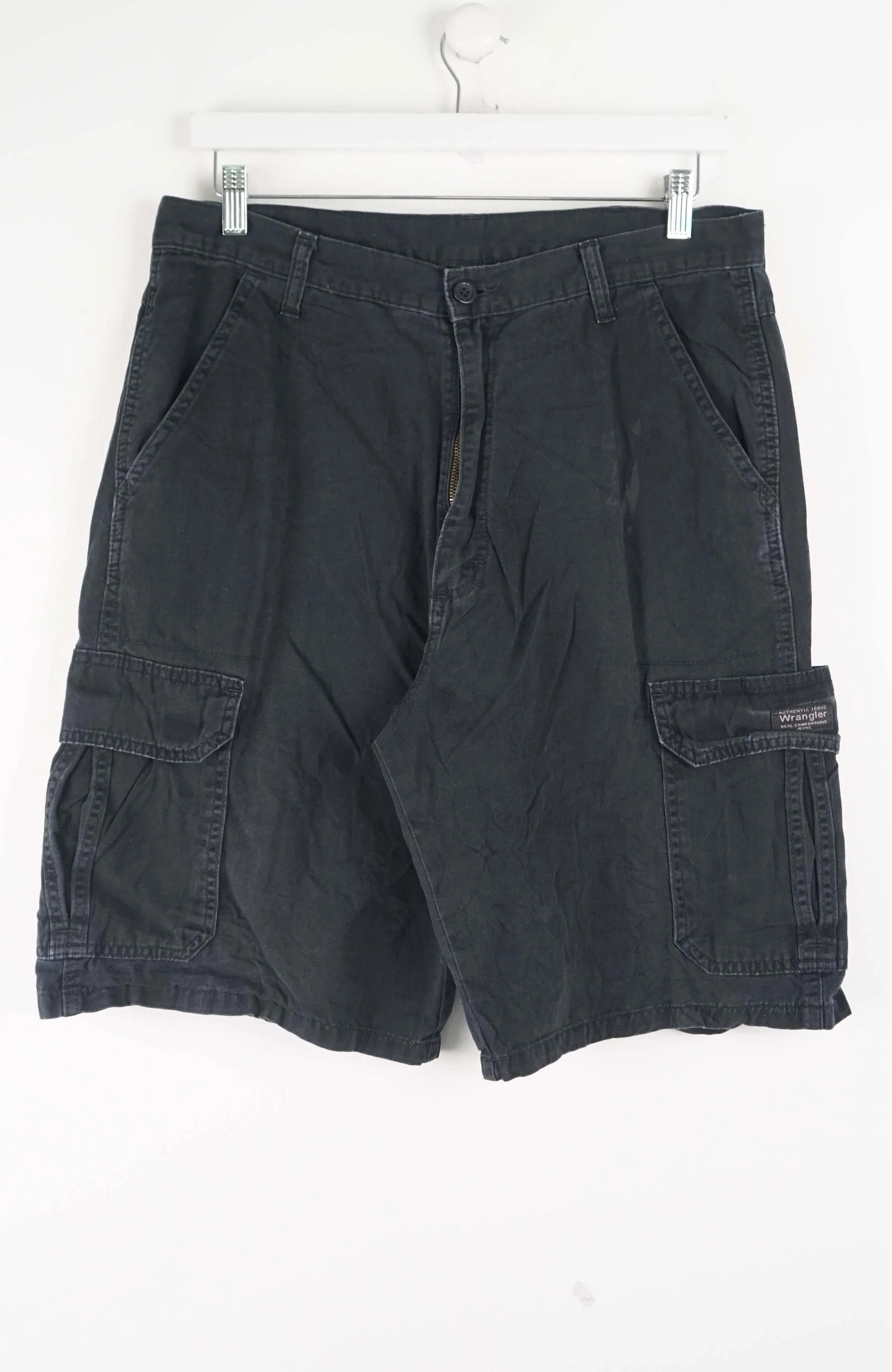 VINTAGE WRANGLER CARGO SHORTS W32