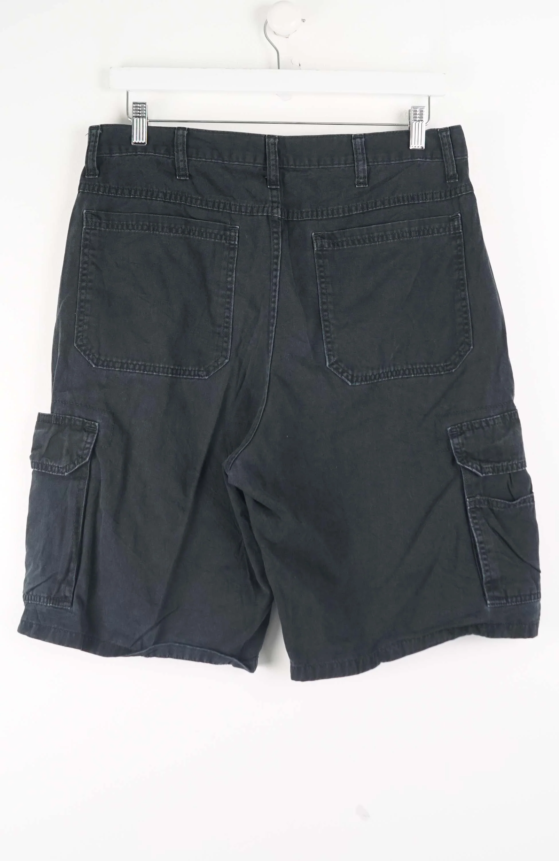 VINTAGE WRANGLER CARGO SHORTS W32 - Image 3