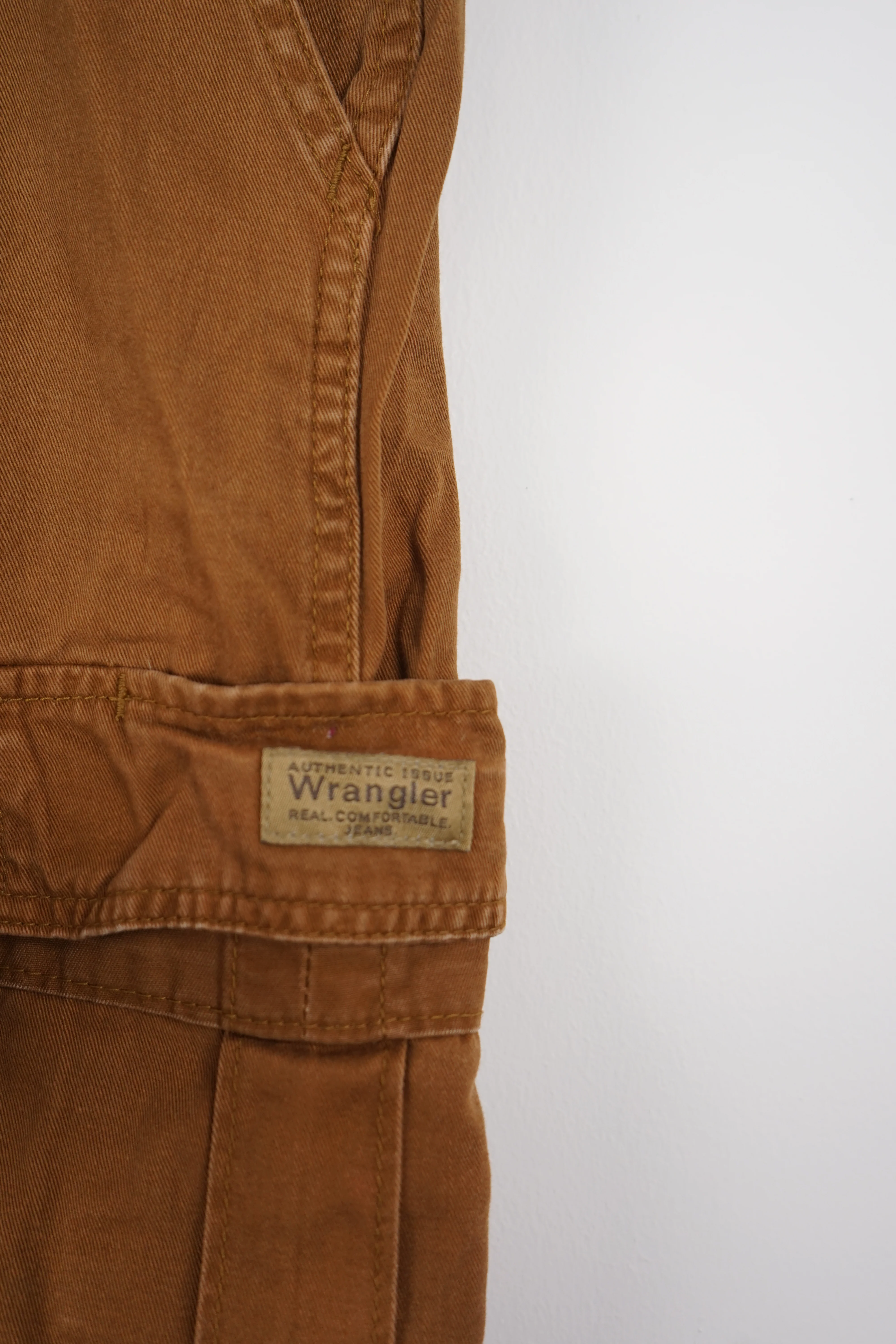 VINTAGE WRANGLER CARGO SHORTS W38 - Image 4