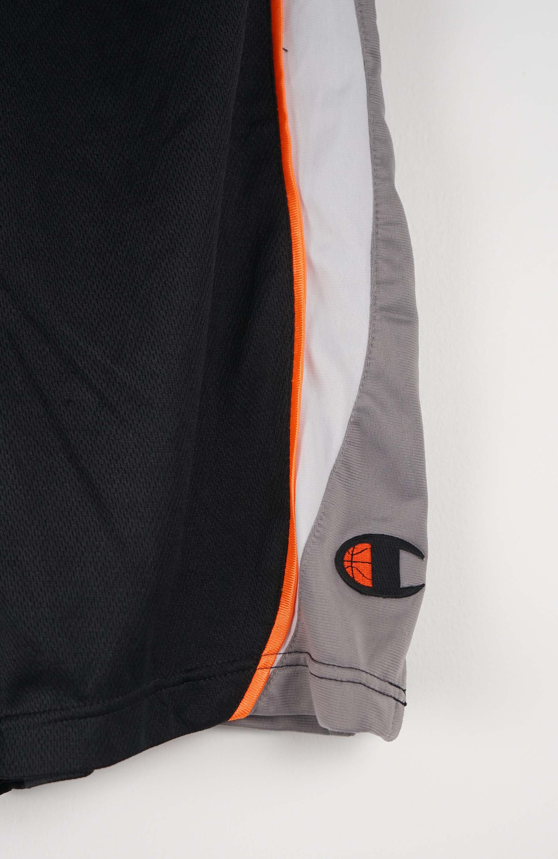 VINTAGE CHAMPION ACTIVE SHORTS W30 - Image 2