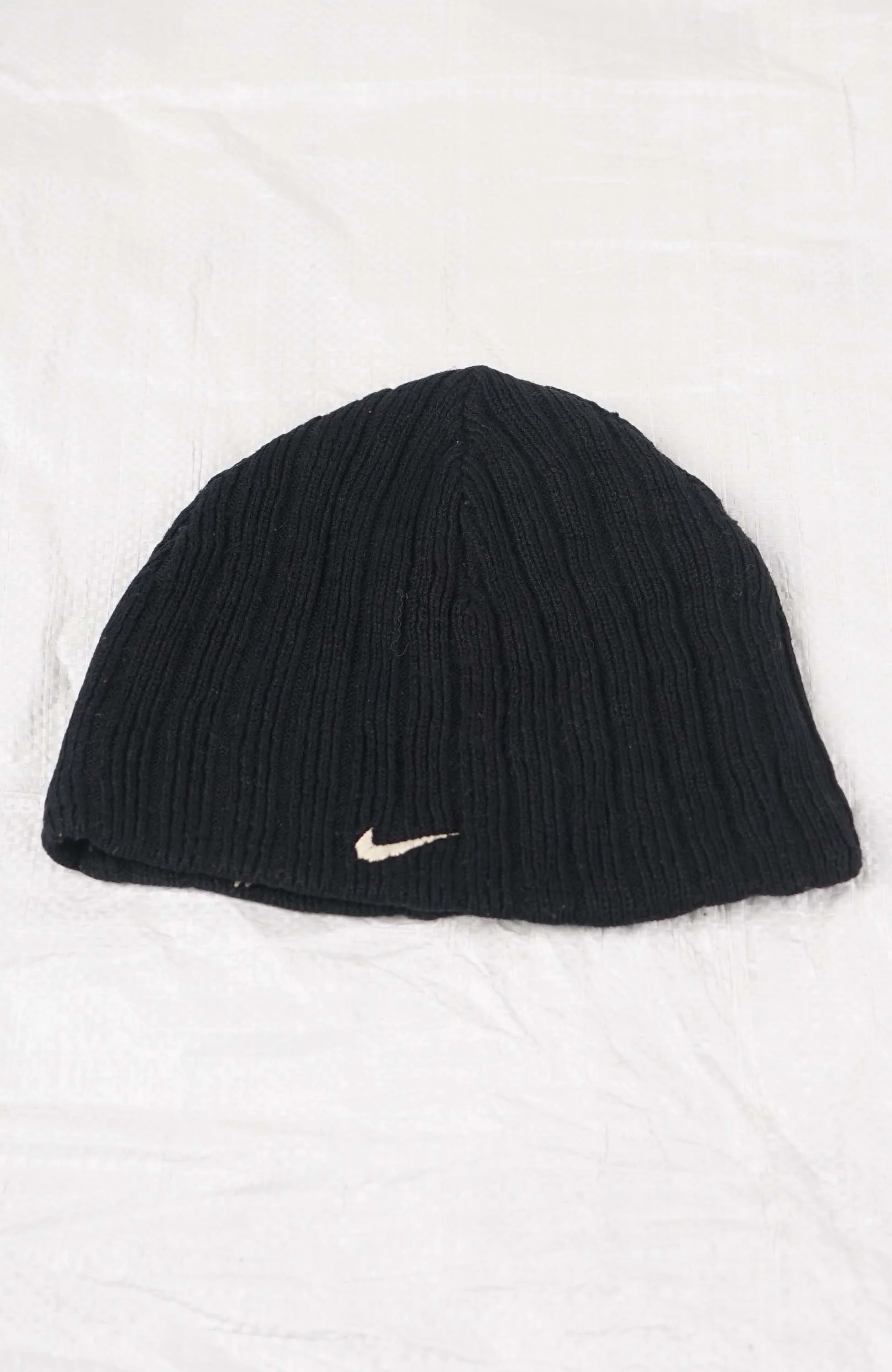 VINTAGE NIKE SKULL BEANIE