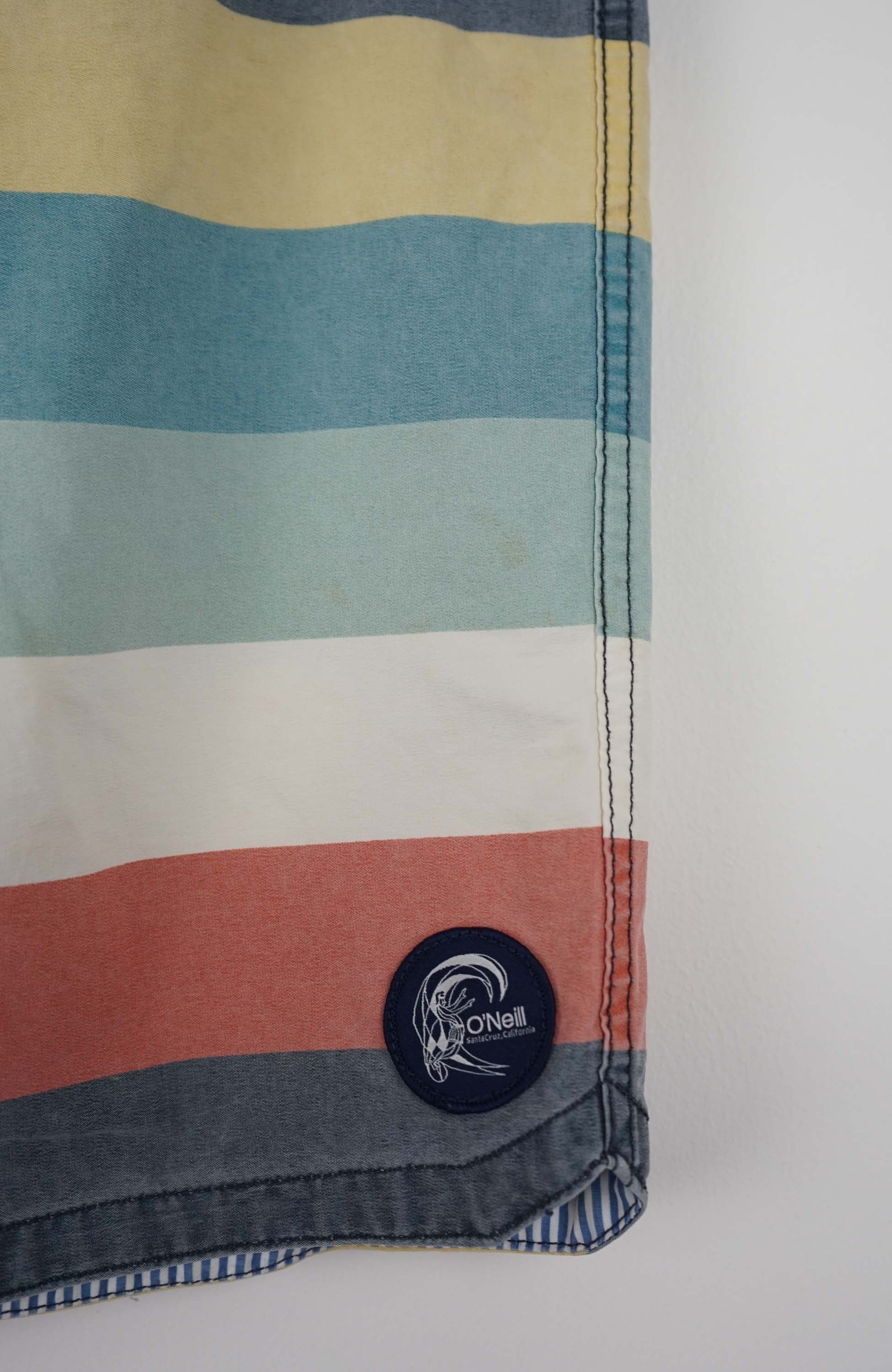 VINTAGE O'NEILL SHORTS W32 - Image 2