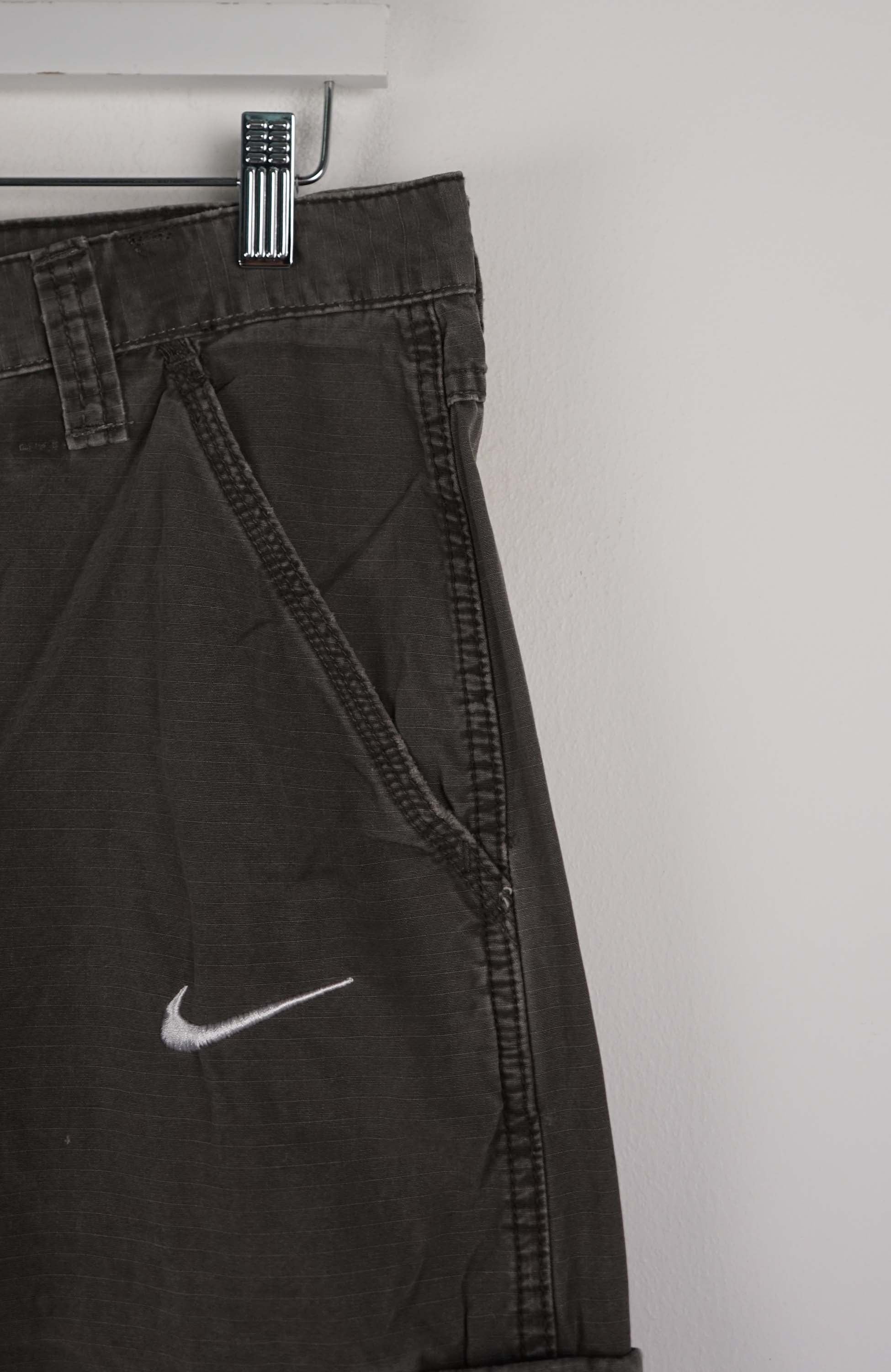 VINTAGE REWORK CARGO PANTS W33 - Image 2