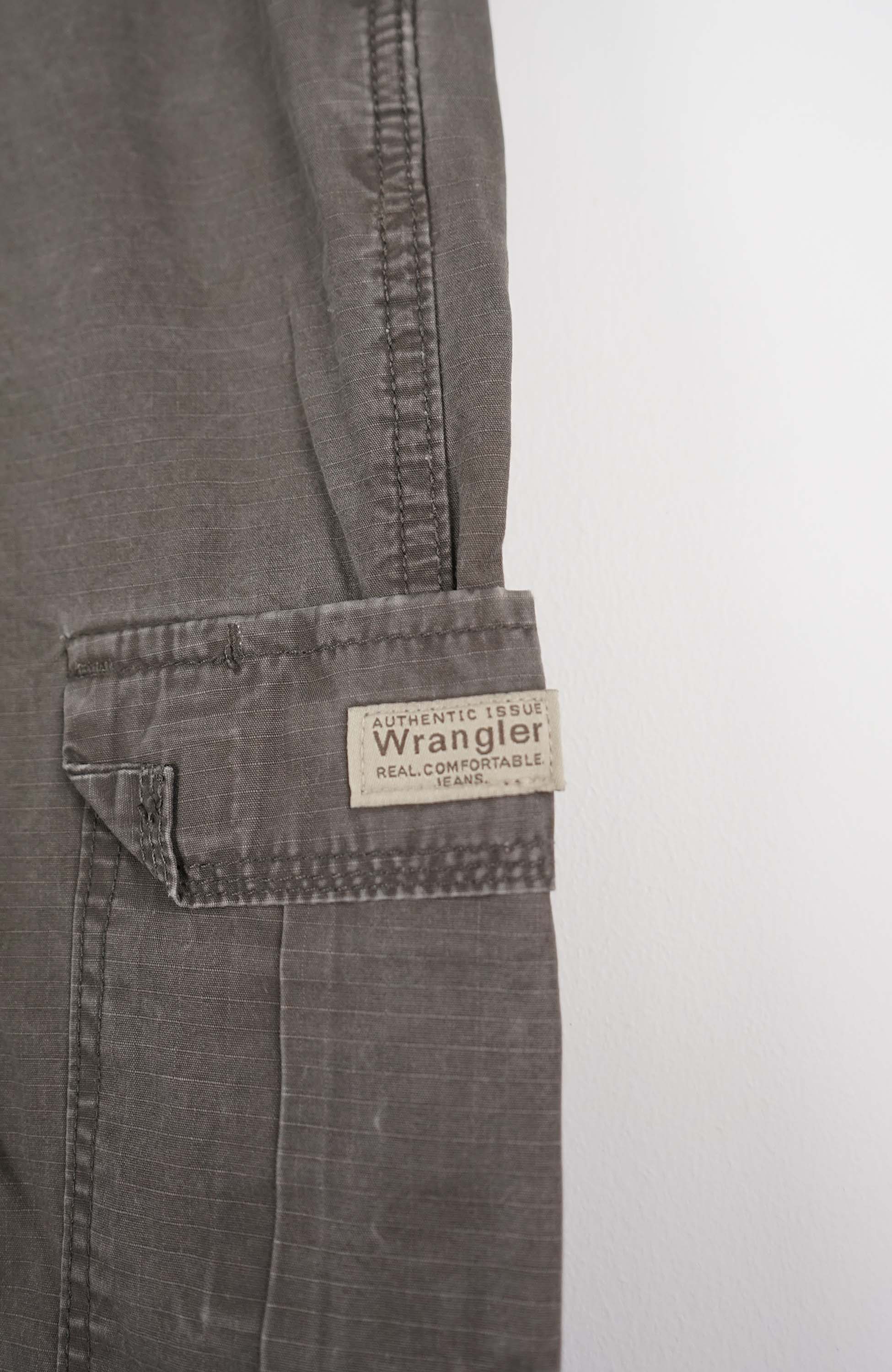 VINTAGE WRANGLER CARGO PANTS W37 - Image 2