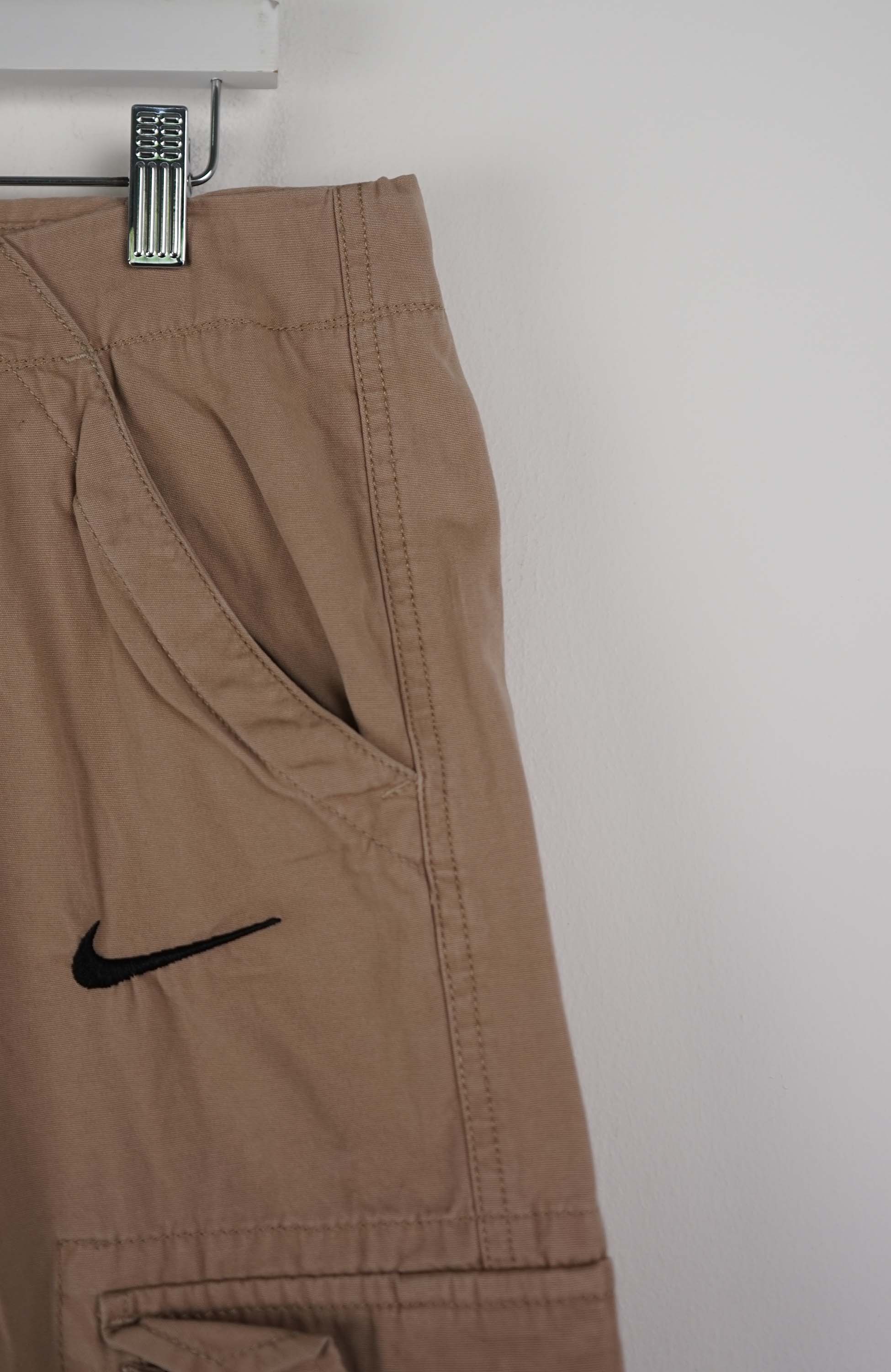 VINTAGE REWORK CARGO SHORTS W36 - Image 2