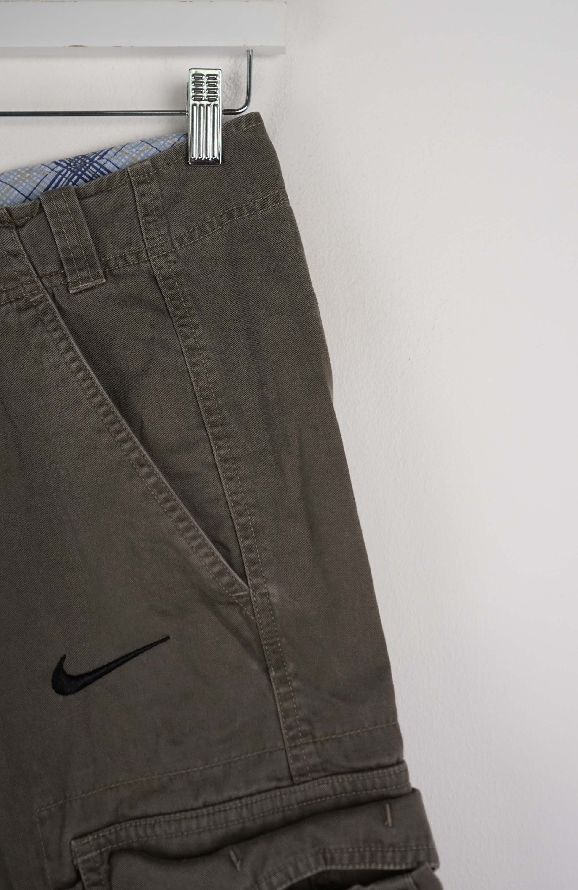 VINTAGE REWORK CARGO SHORTS W26 - Image 2