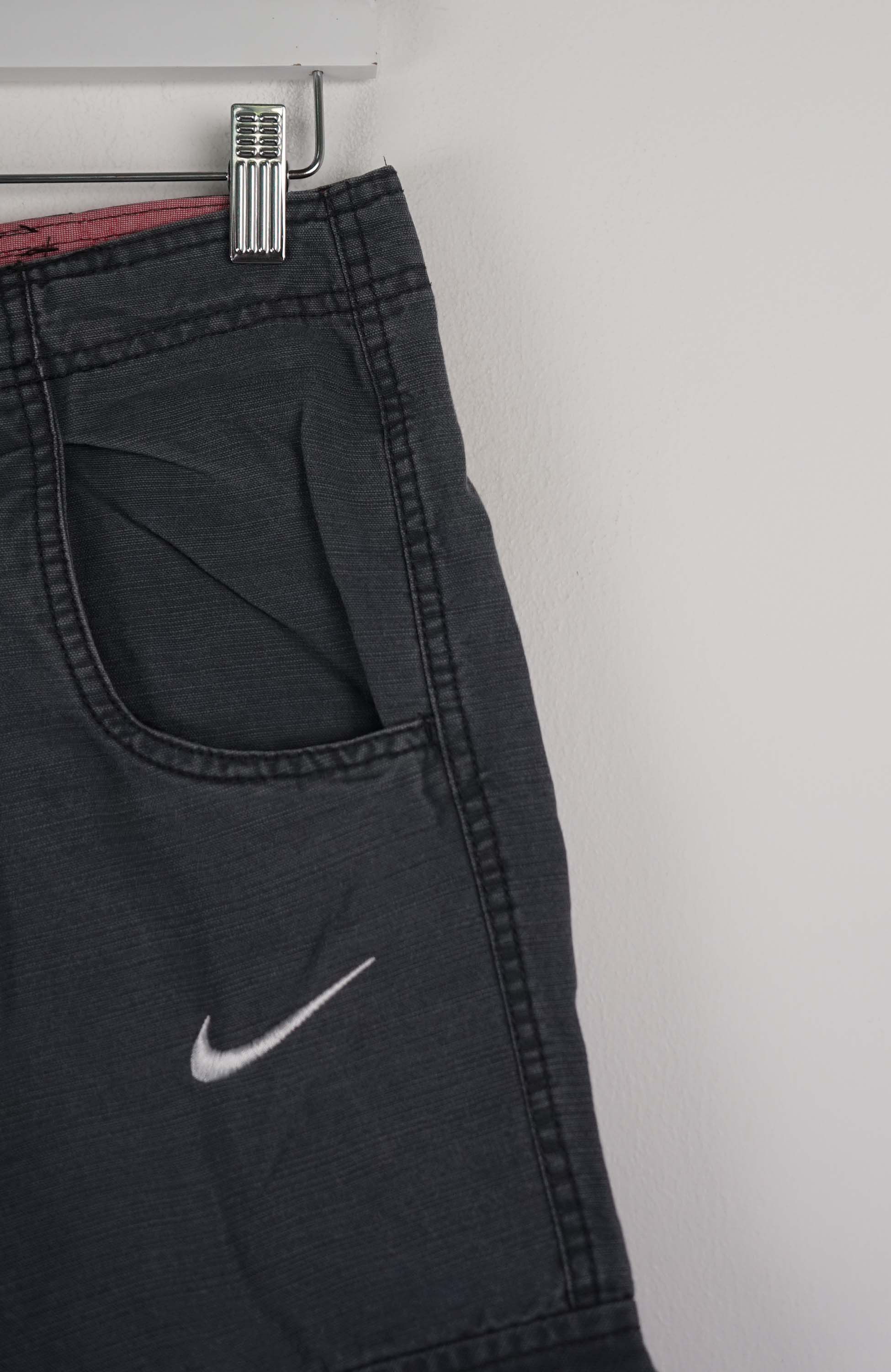 VINTAGE REWORK CARGO SHORTS W28 - Image 2