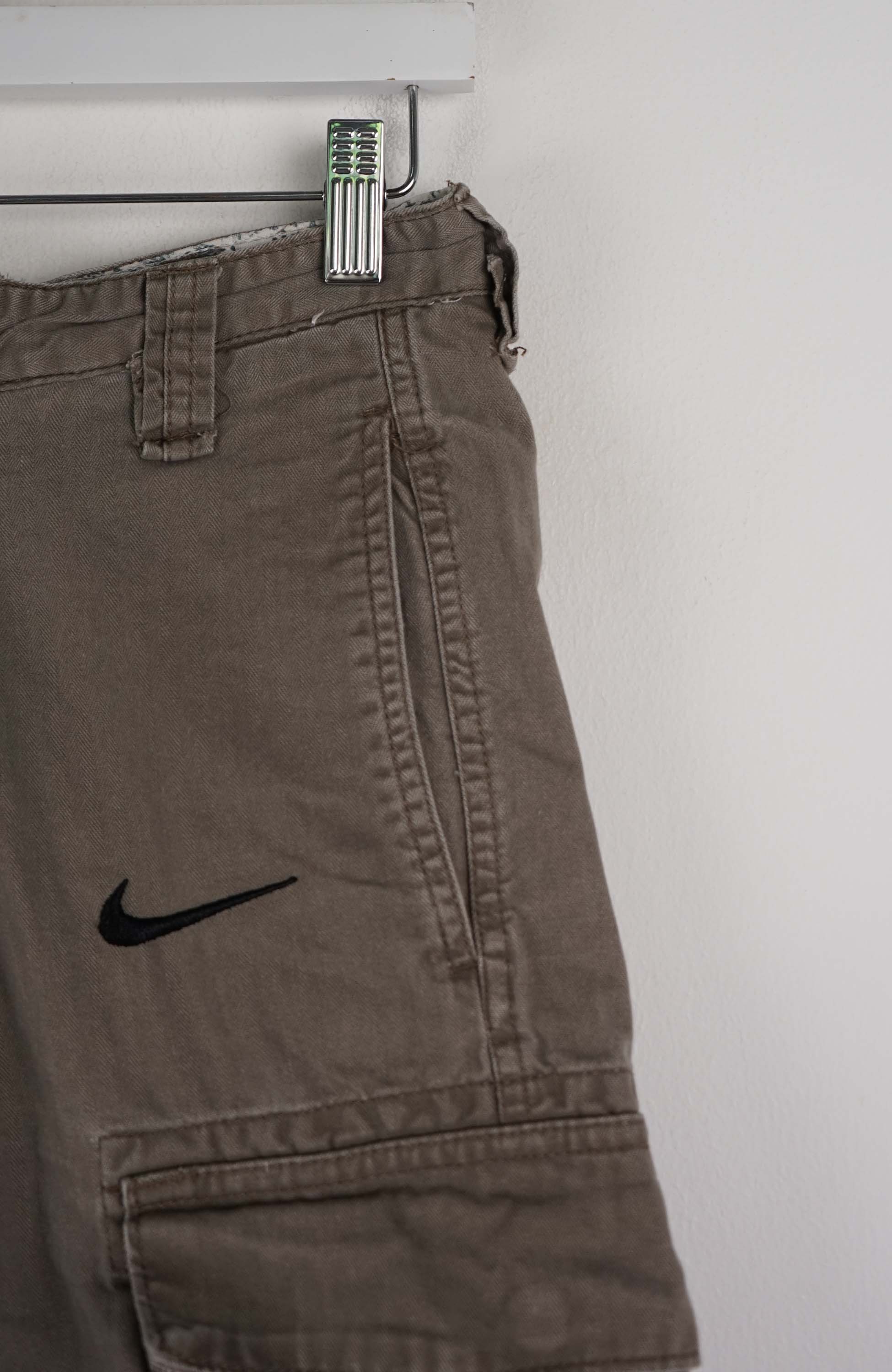 VINTAGE REWORK CARGO SHORTS W28 - Image 2