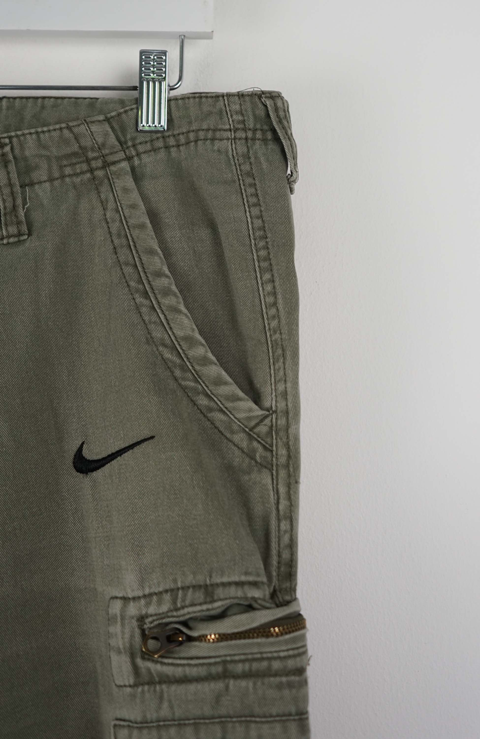 VINTAGE REWORK CARGO SHORTS W35 - Image 2
