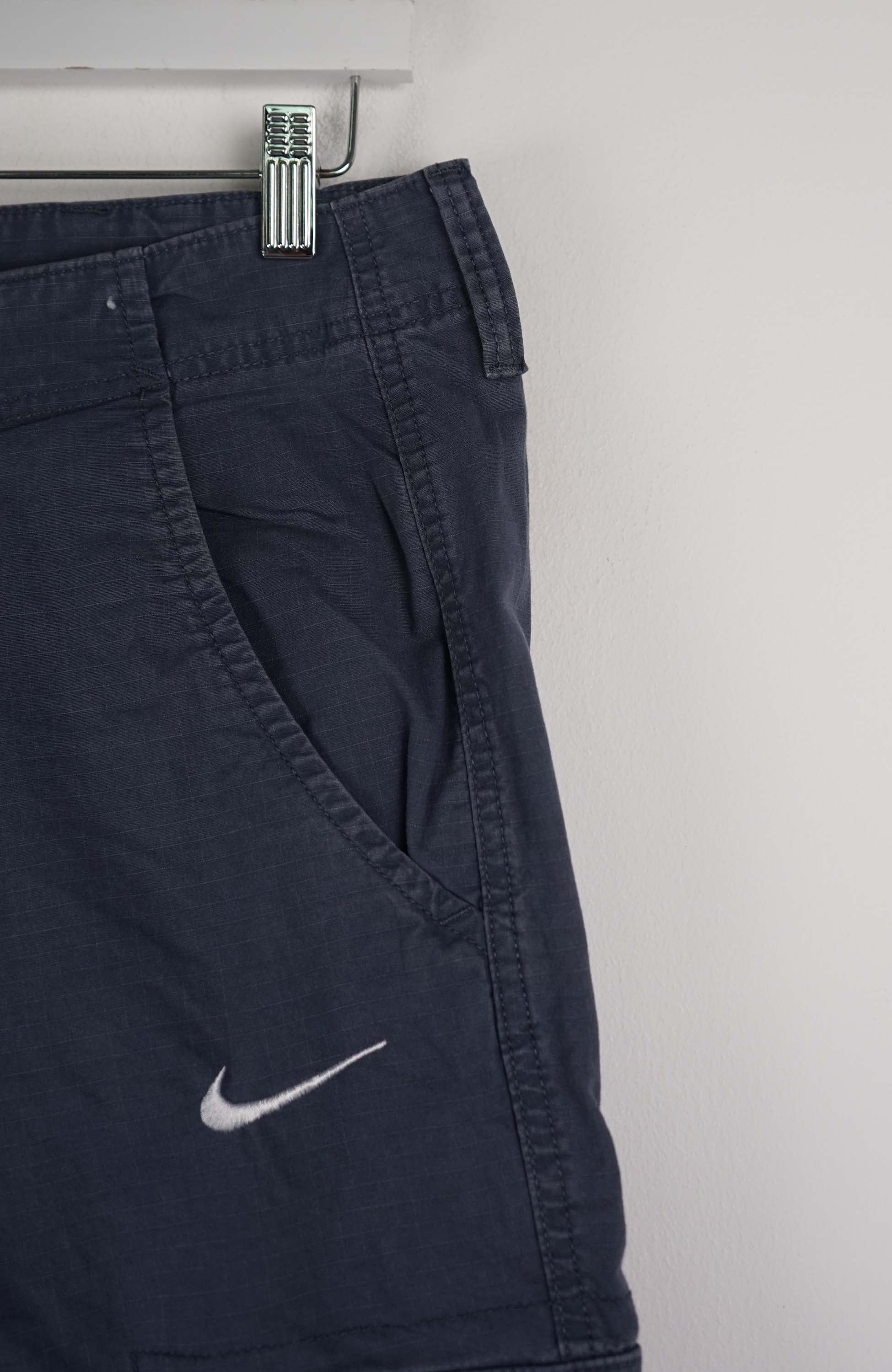 VINTAGE REWORK CARGO SHORTS W31 - Image 2