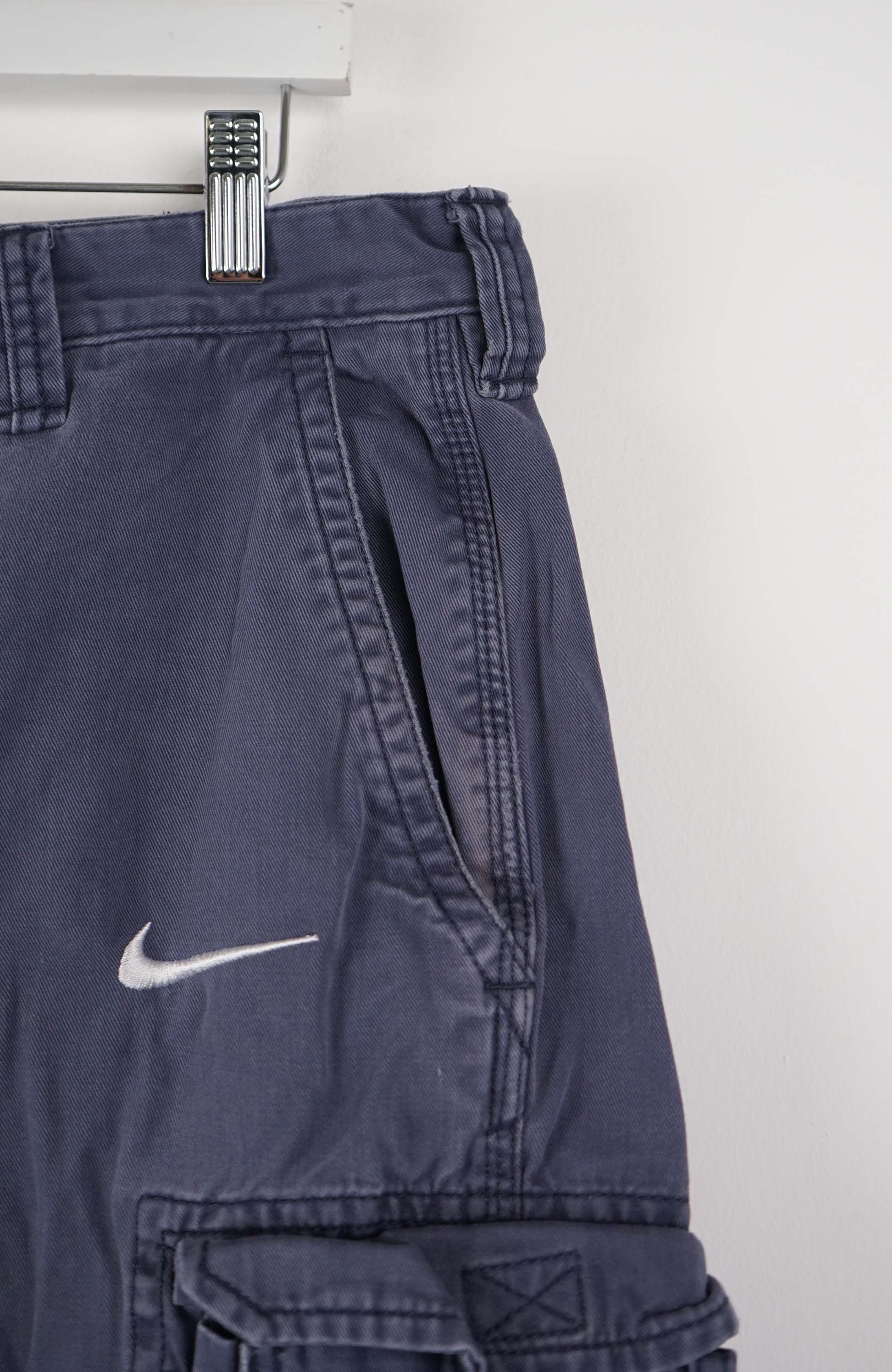 VINTAGE REWORK CARGO SHORTS W38 - Image 2