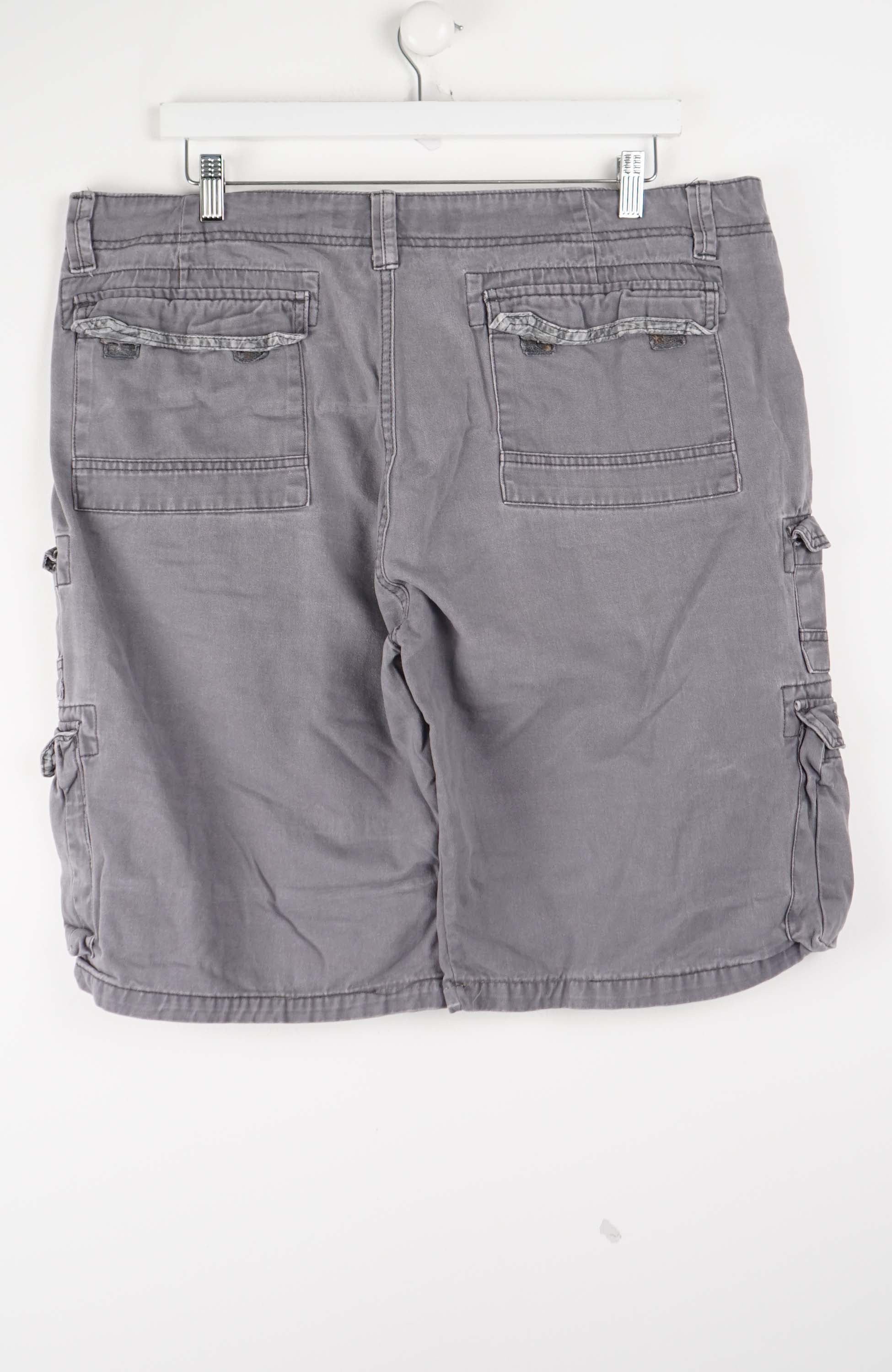 VINTAGE REWORK CARGO SHORTS W38 - Image 3