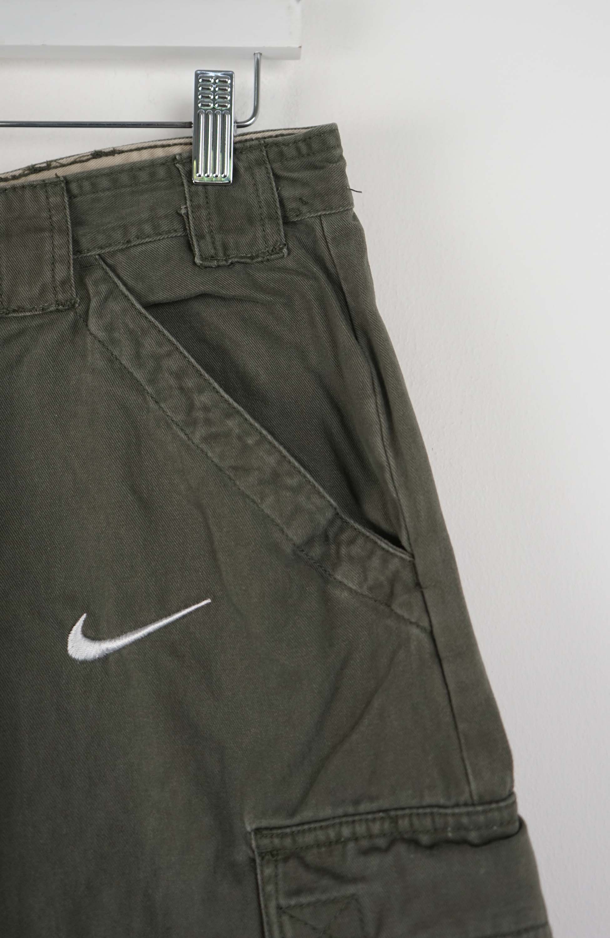 VINTAGE REWORK CARGO SHORTS W32 - Image 2