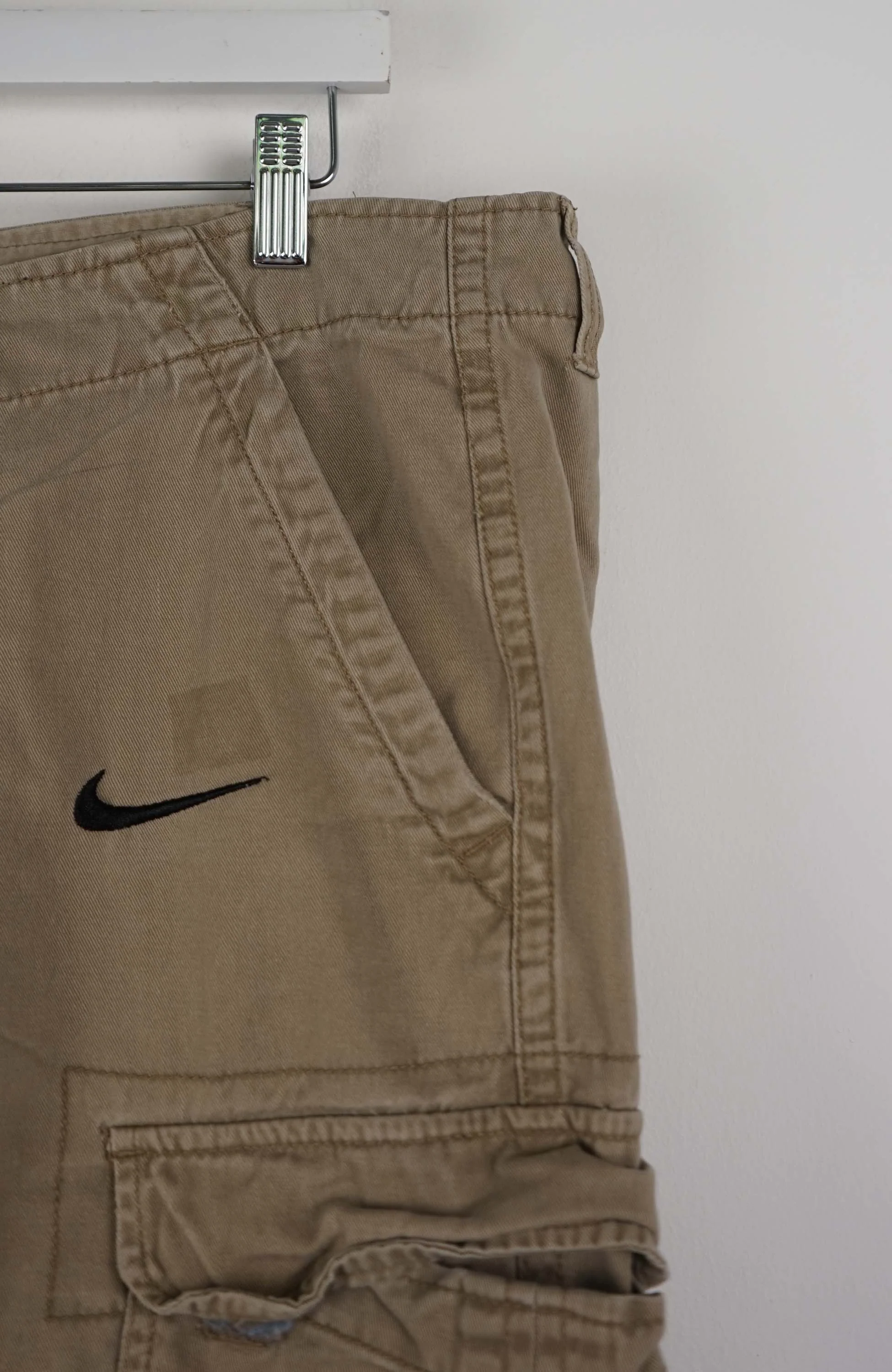 VINTAGE REWORK CARGO SHORTS W36 - Image 2