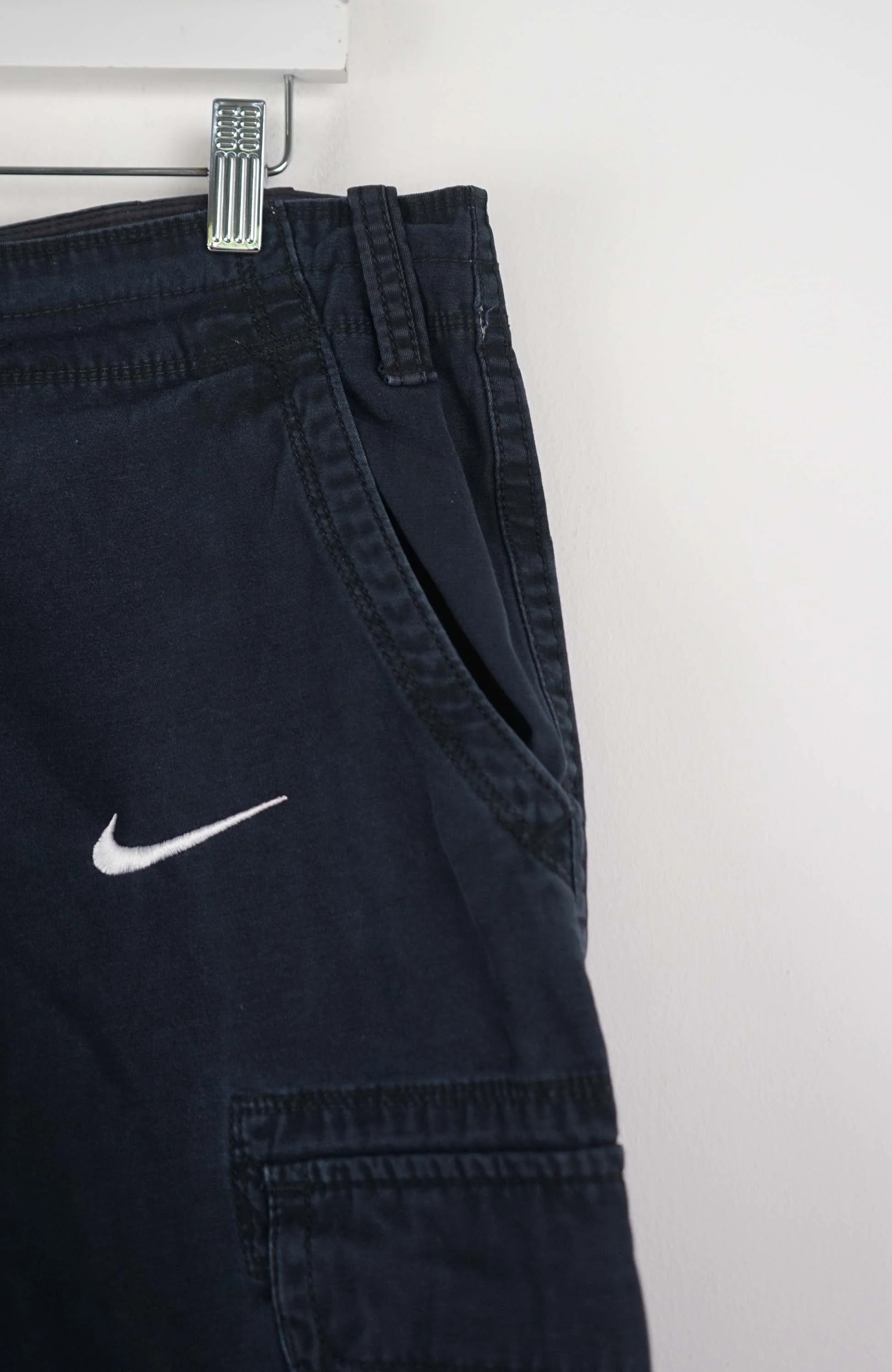 VINTAGE REWORK CARGO SHORTS W35 - Image 2