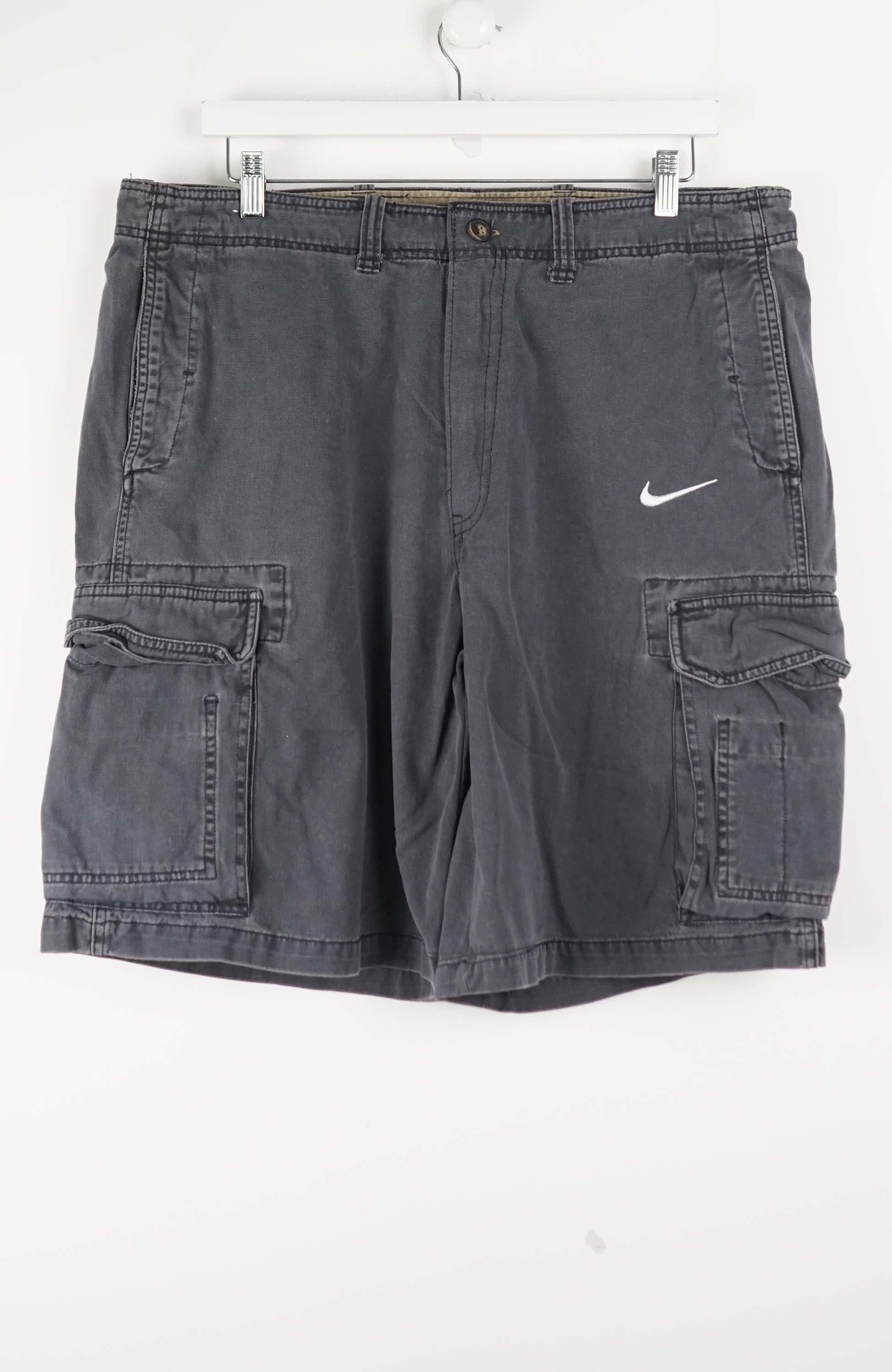 VINTAGE REWORK CARGO SHORTS W38