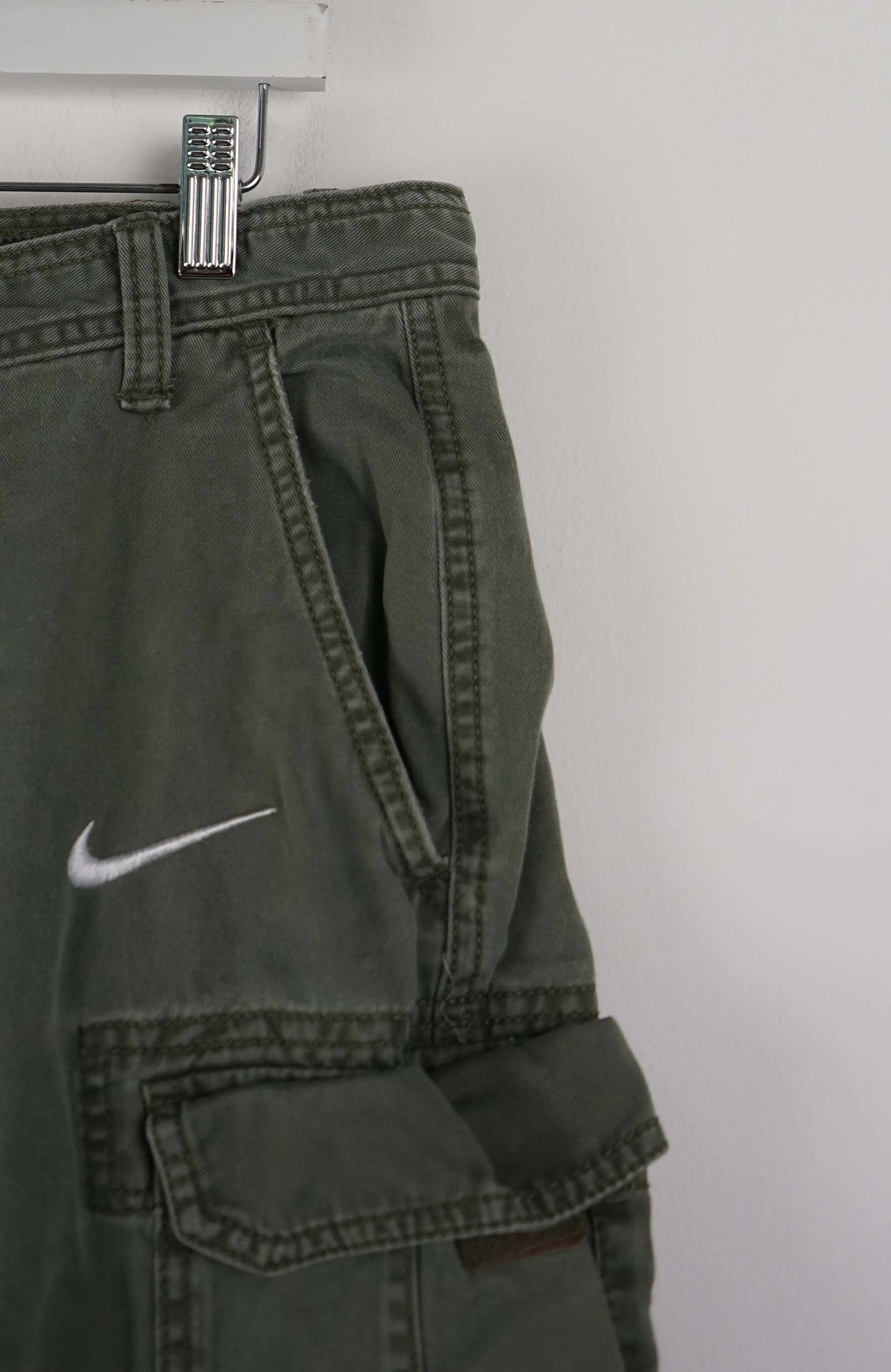 VINTAGE REWORK CARGO SHORTS W34 - Image 2