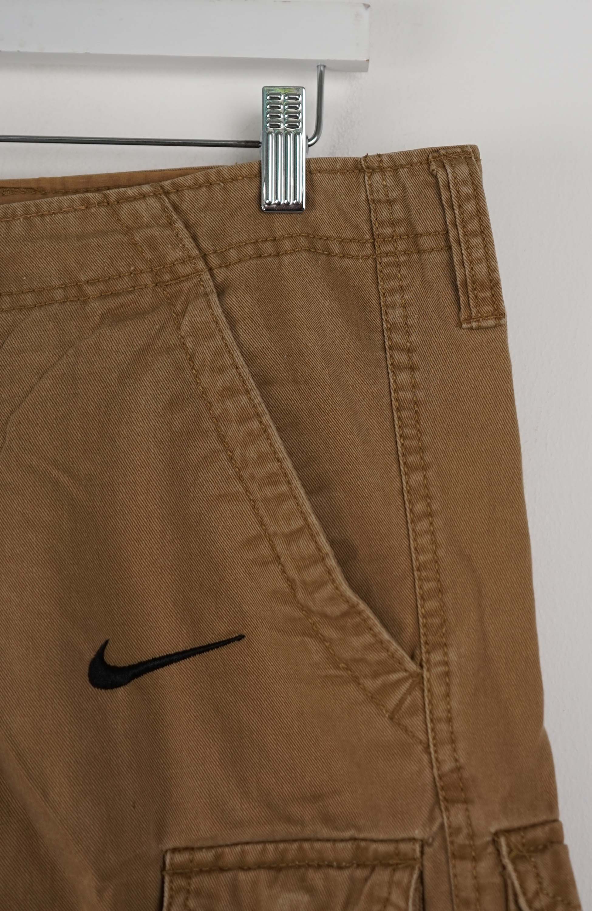 VINTAGE REWORK CARGO SHORTS W35 - Image 2