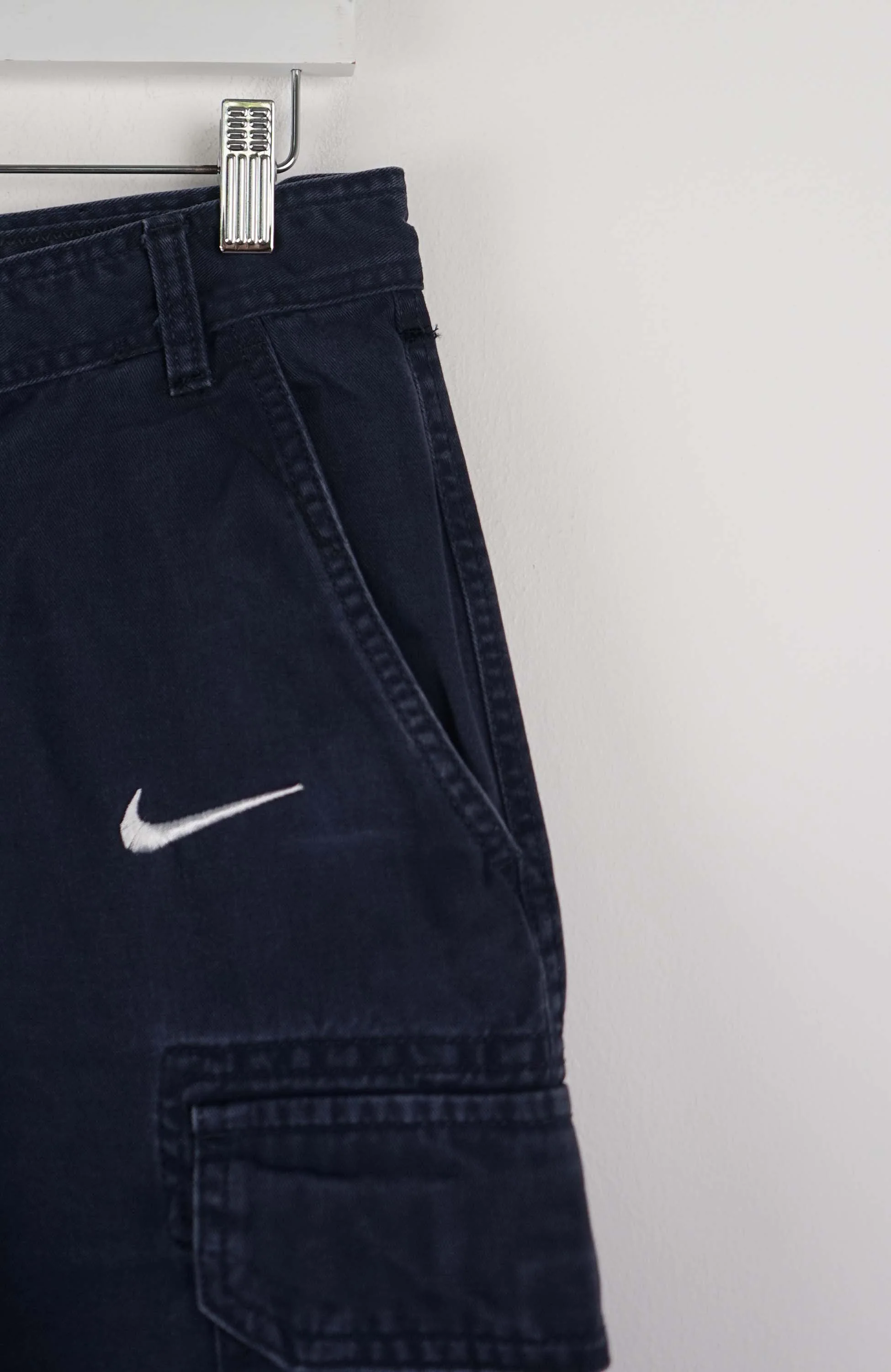 VINTAGE REWORK CARGO SHORTS W32 - Image 2