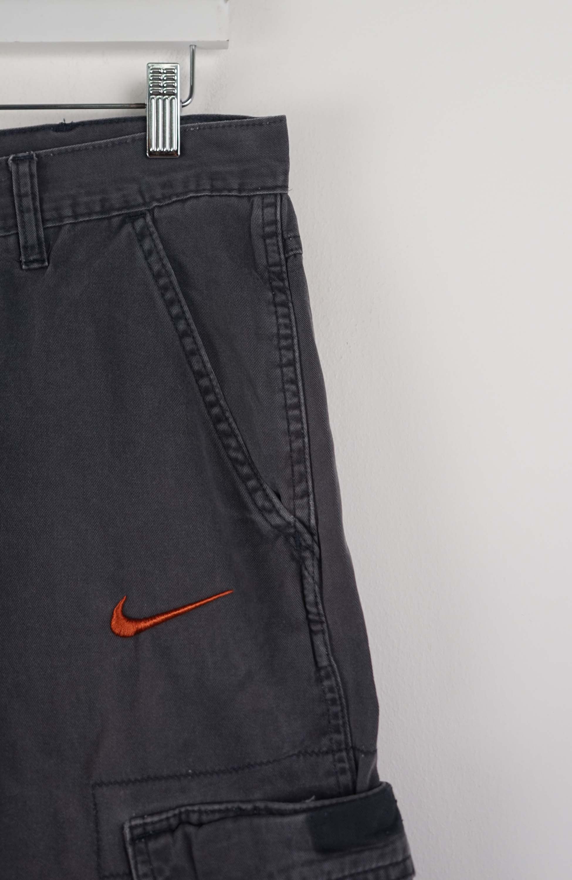 VINTAGE REWORK CARGO SHORTS W36 - Image 2