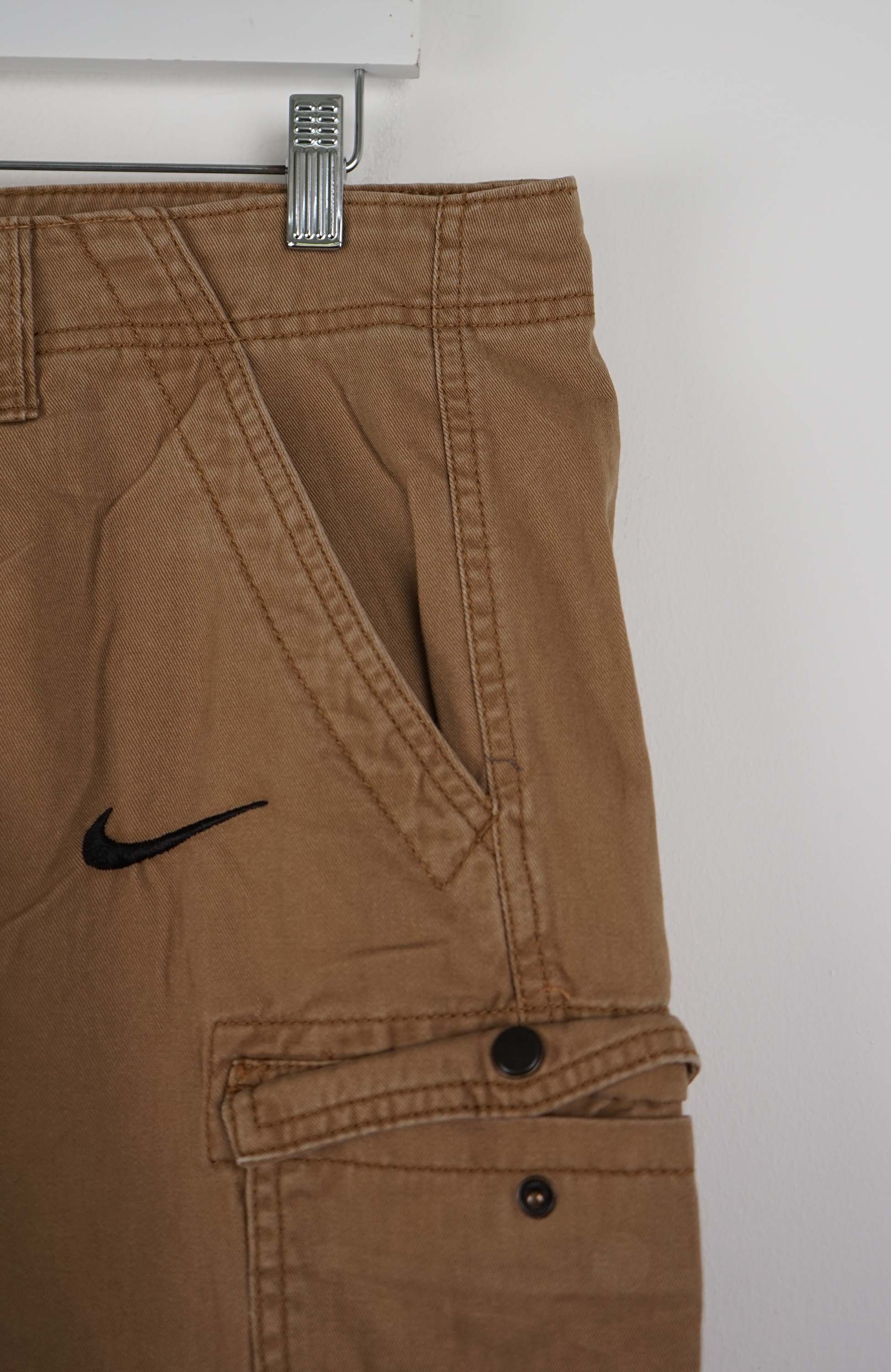VINTAGE REWORK CARGO SHORTS W38 - Image 2