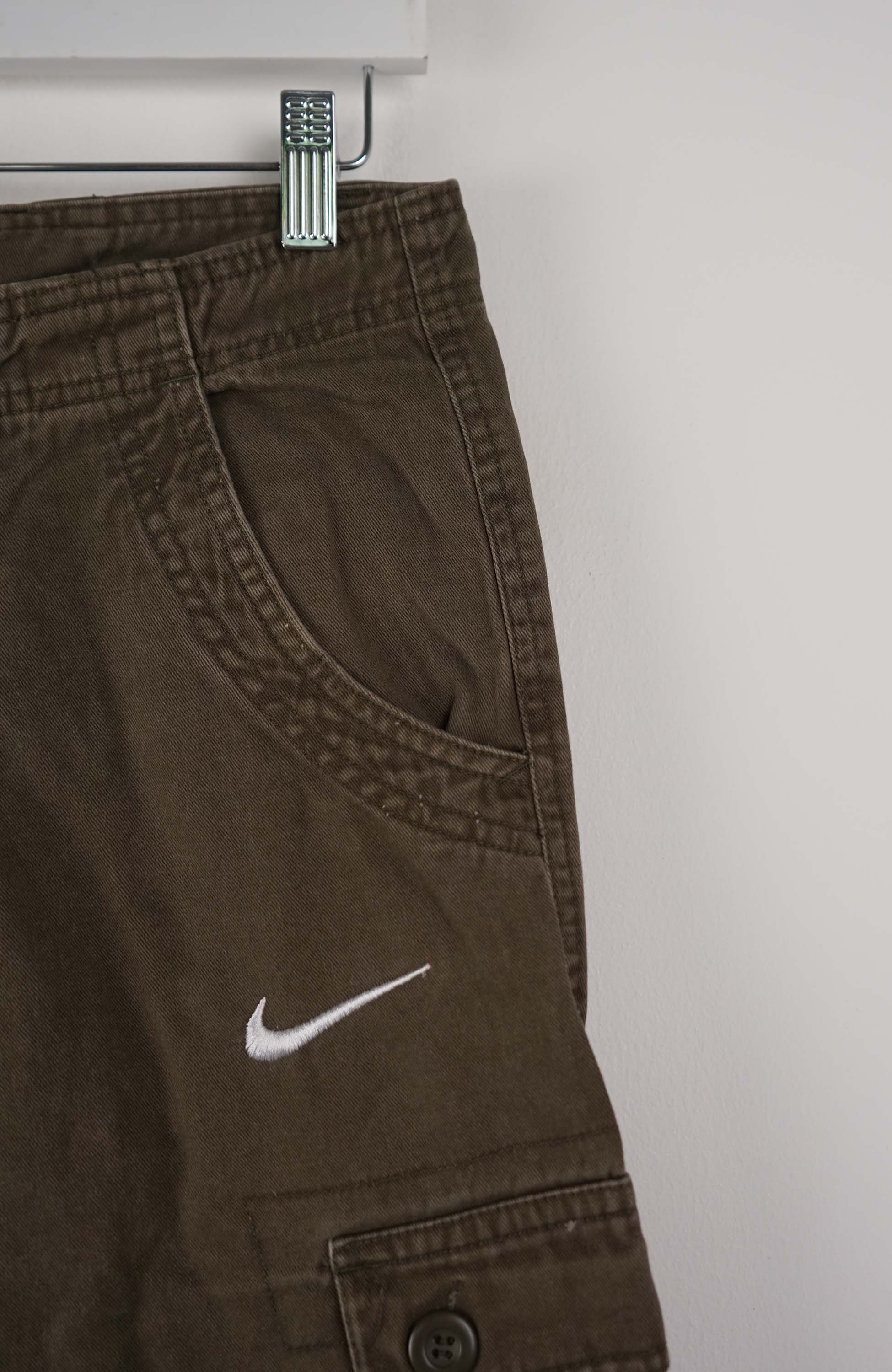 VINTAGE REWORK CARGO SHORTS W31 - Image 2