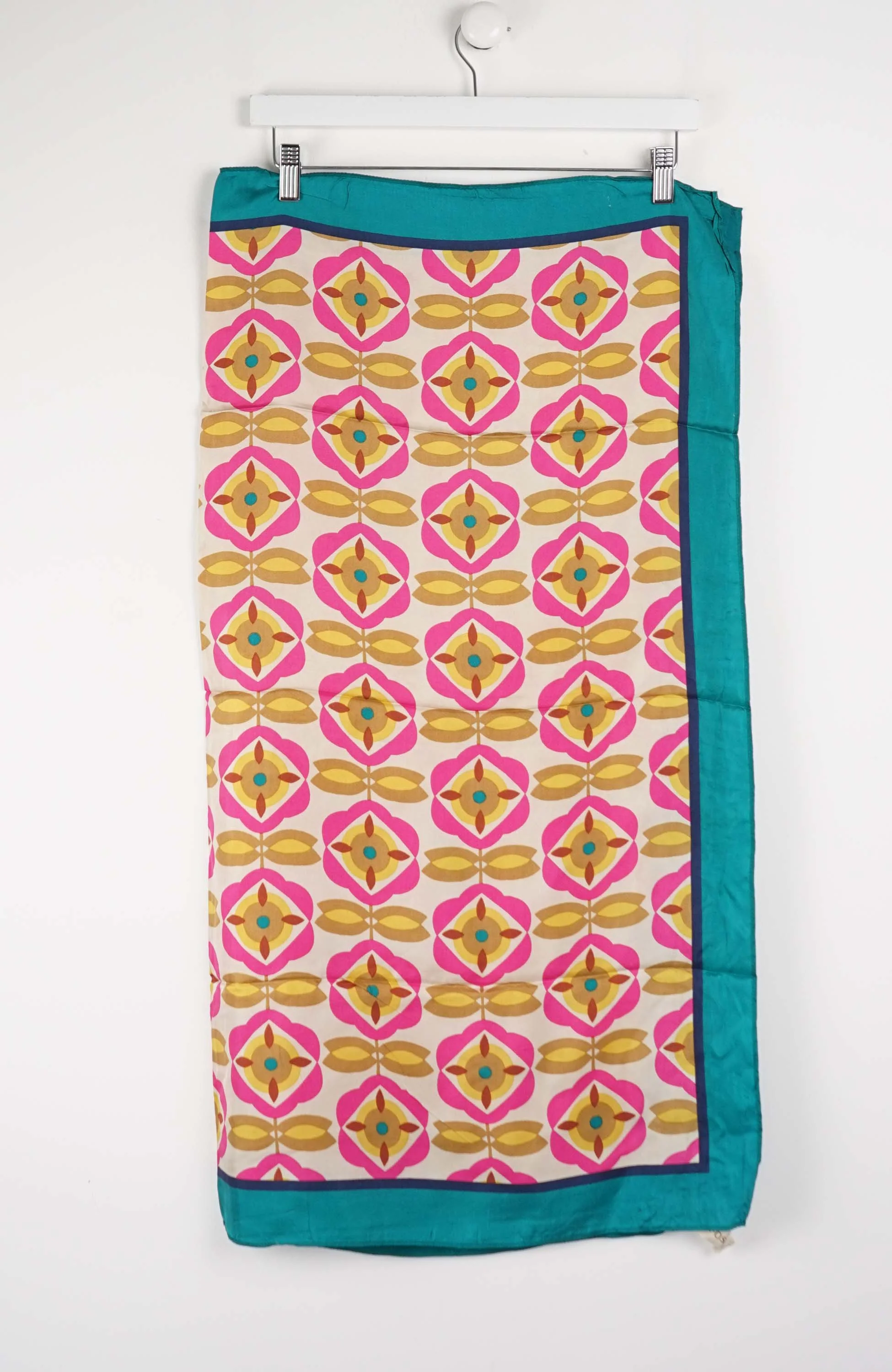 VINTAGE SCARF