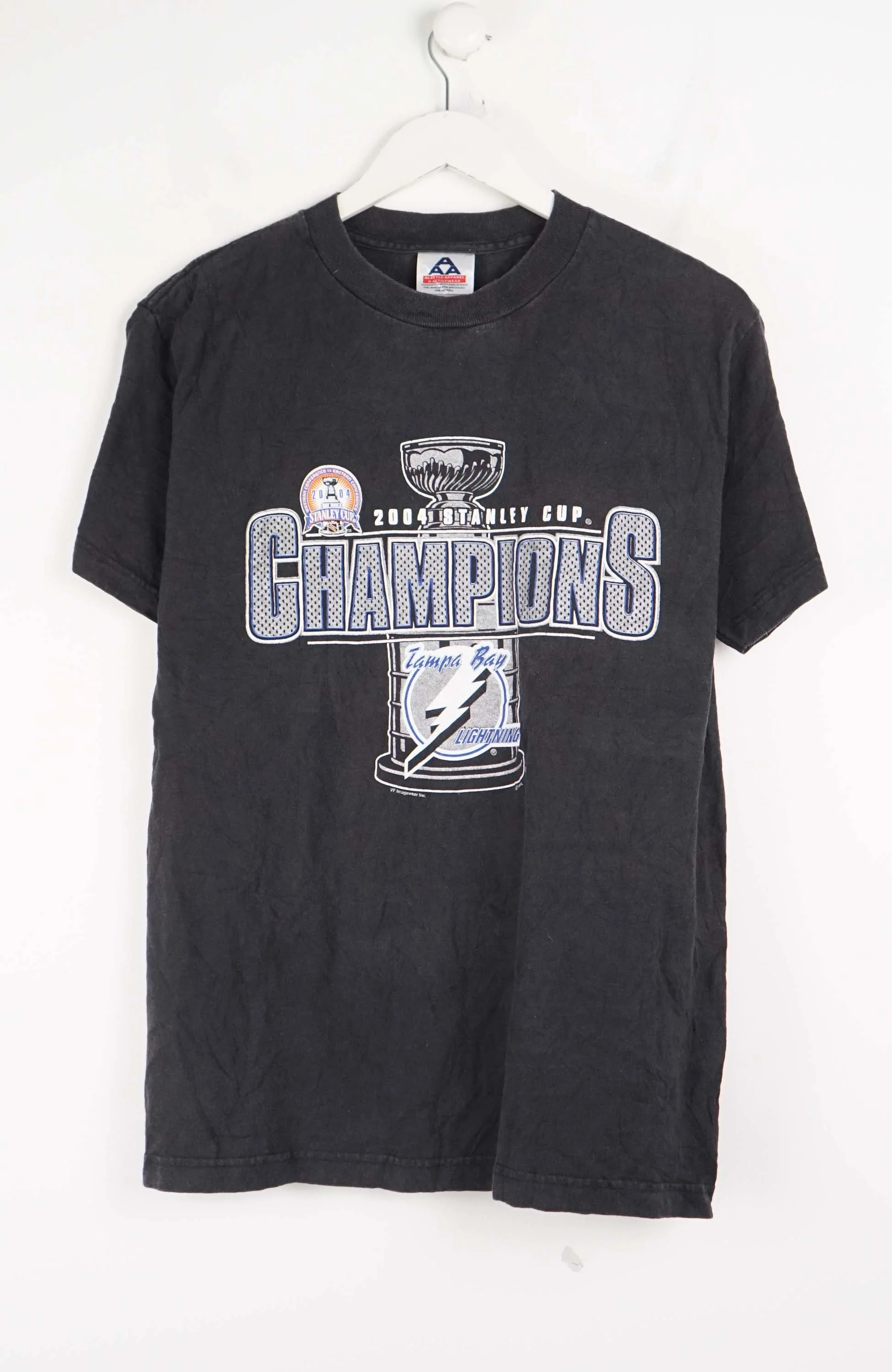 VINTAGE TAMPA BAY 2004 STANLEY CUP CHAMPION T-SHIRT (S)