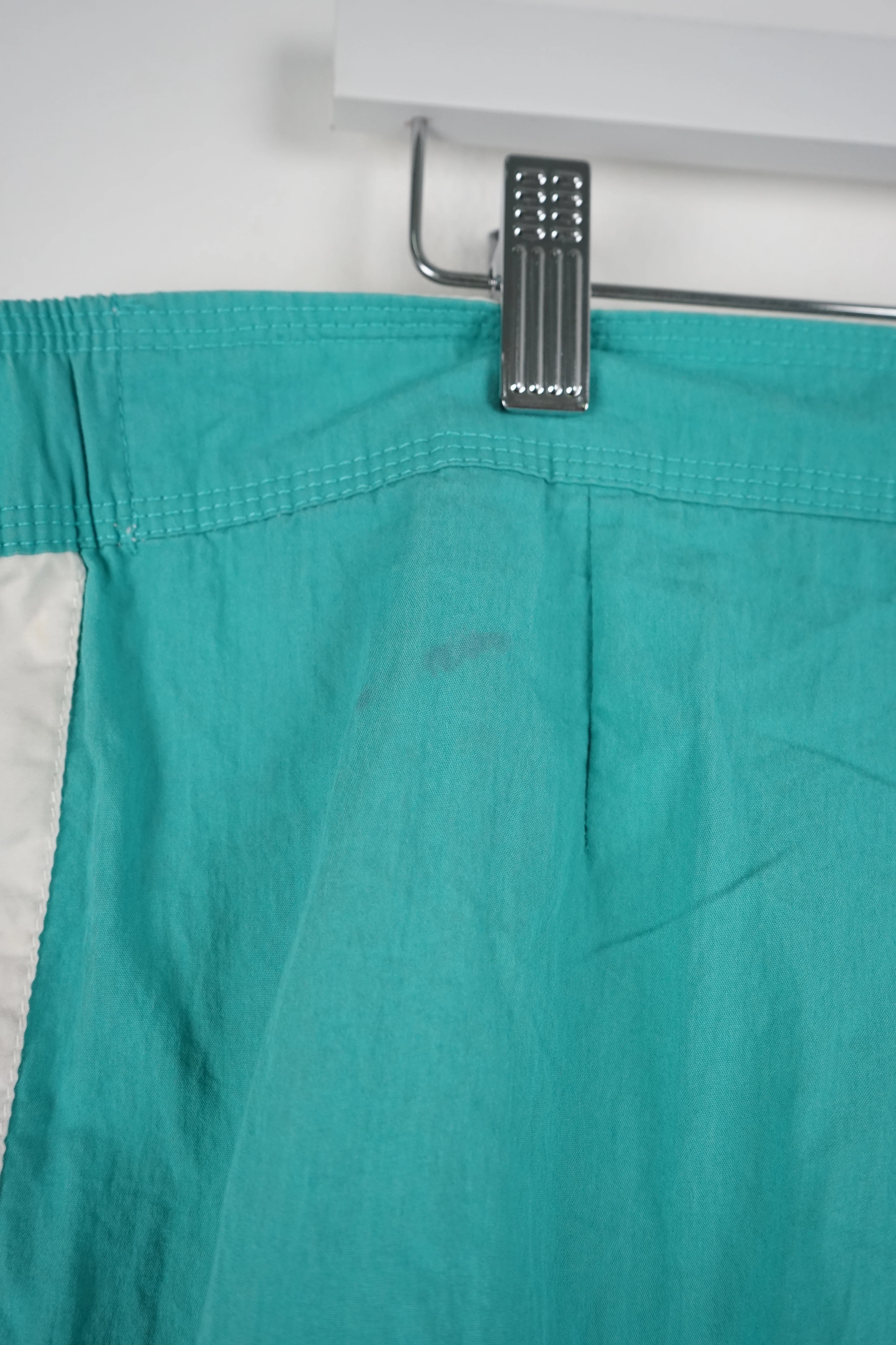 VINTAGE TOMMY HILFIGER BOARD SHORTS W40 - Image 4