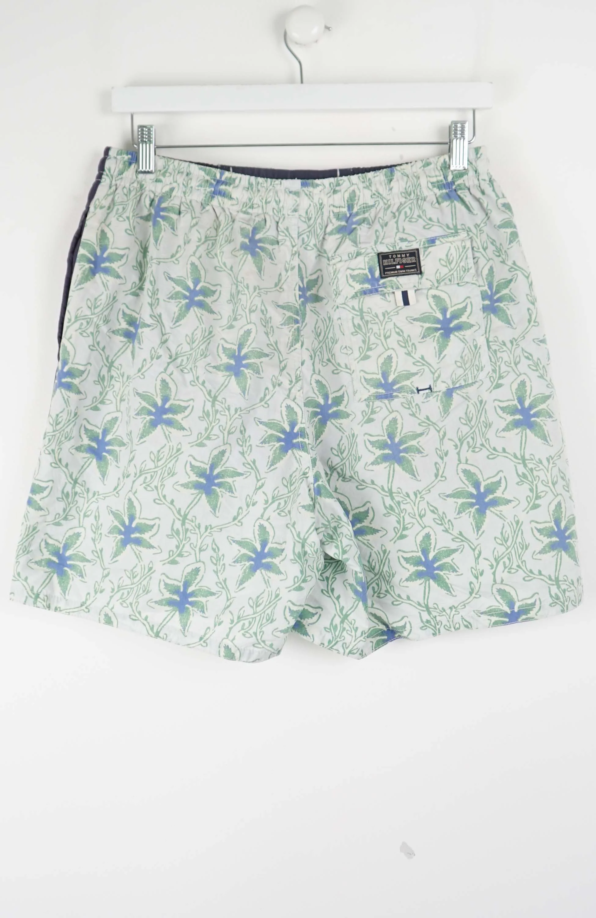 VINTAGE TOMMY HILFIGER SHORTS W28 - Image 3