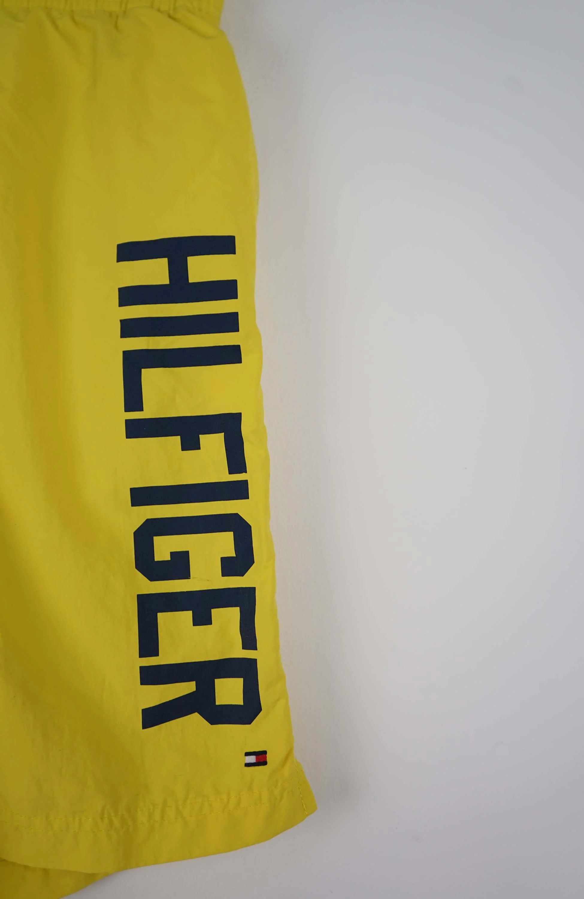 VINTAGE TOMMY HILFIGER SHORTS W33 - Image 2