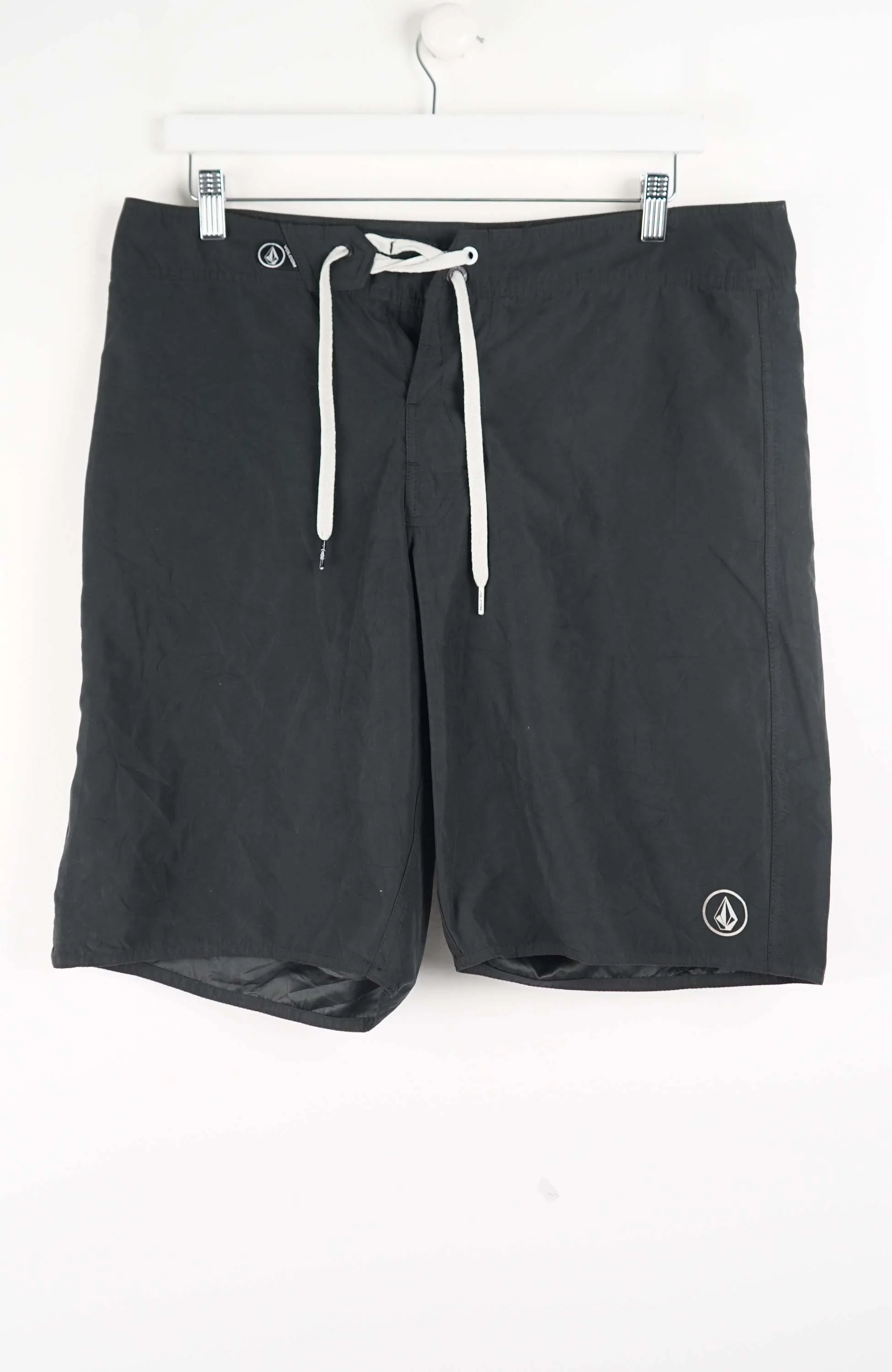 VINTAGE VOLCOM BOARD SHORTS W38