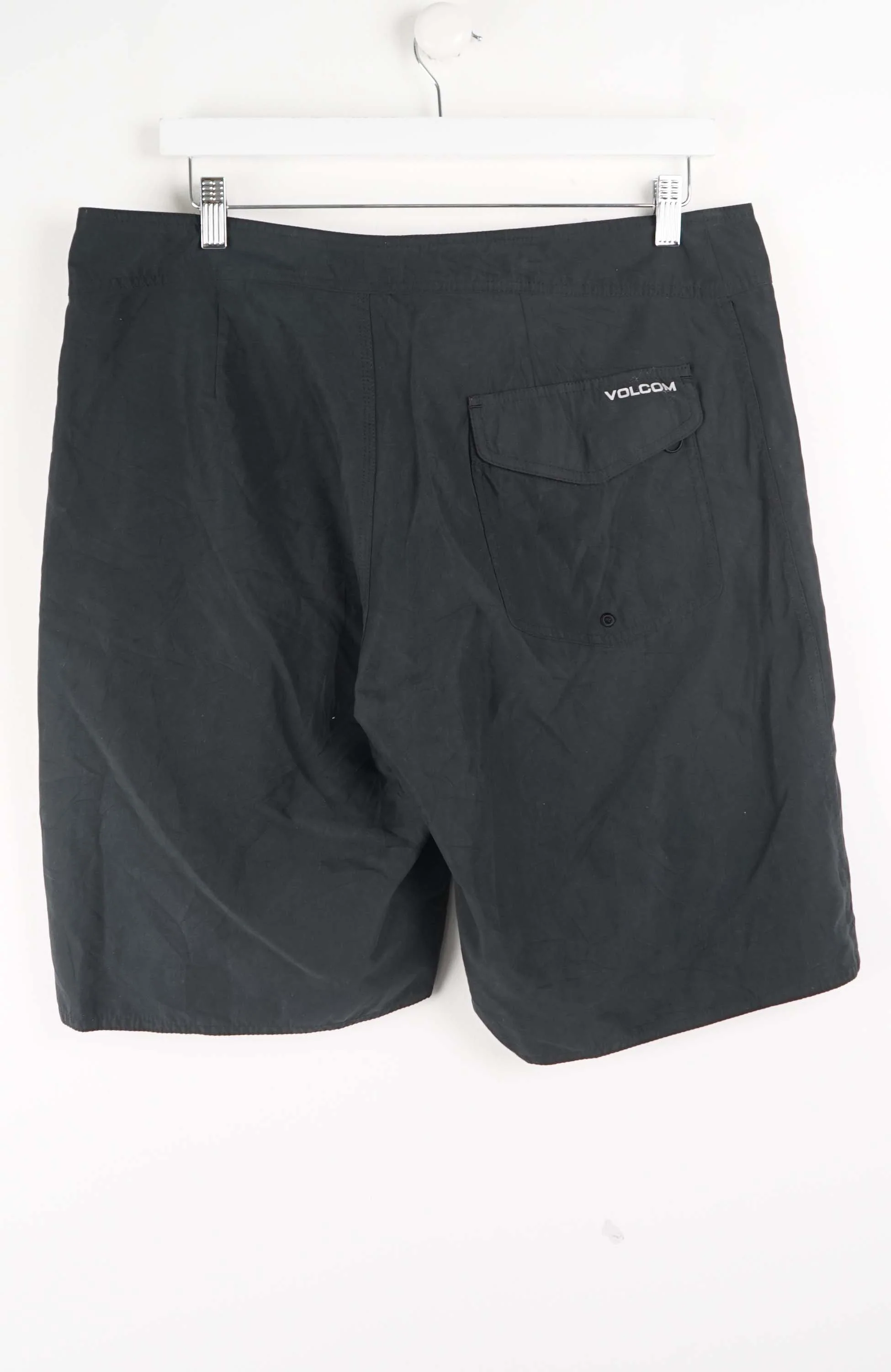 VINTAGE VOLCOM BOARD SHORTS W38 - Image 3