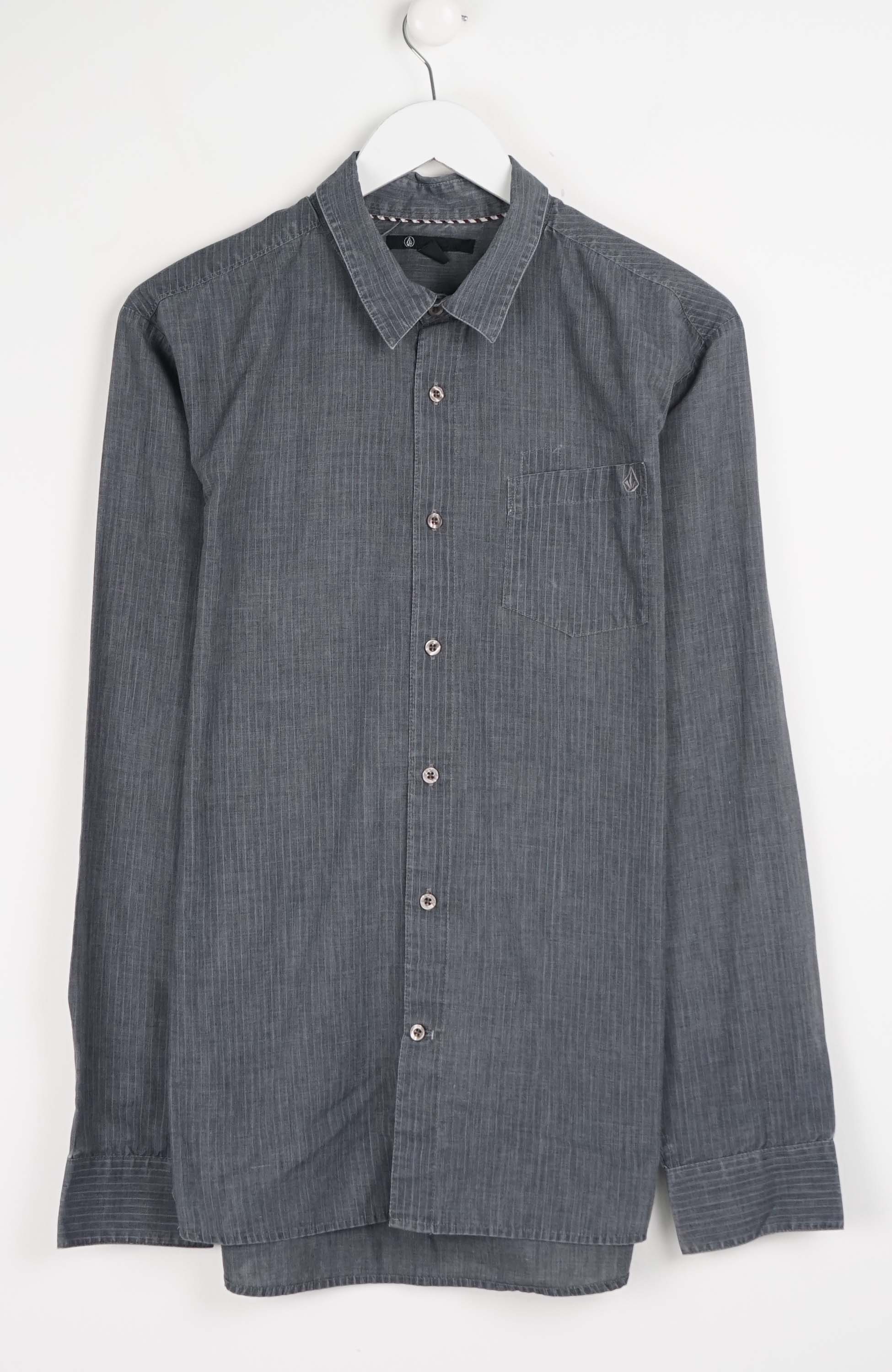 VINTAGE VOLCOM SHIRT (L)