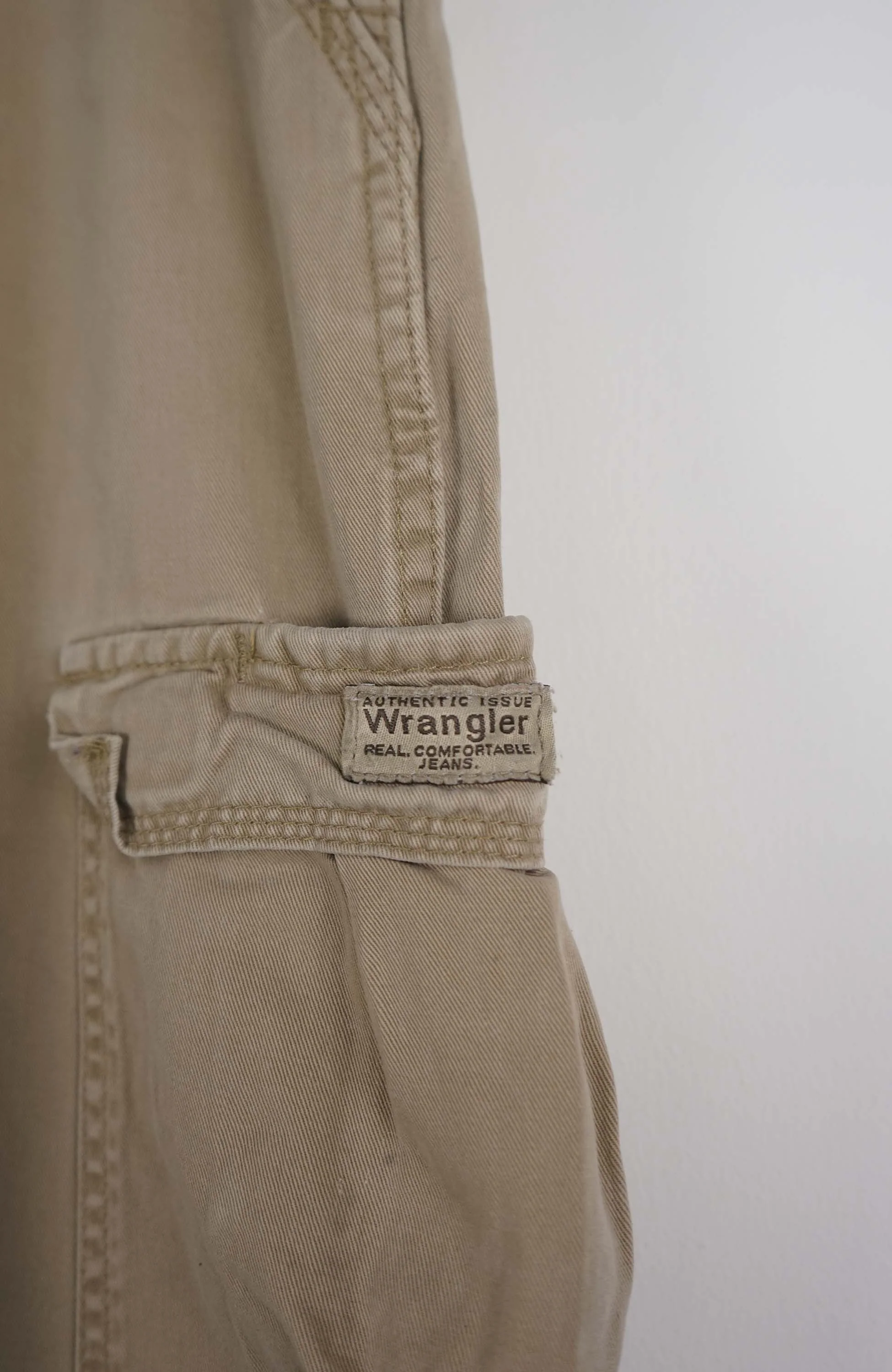 VINTAGE WRANGLER CARGO PANTS W37 - Image 2