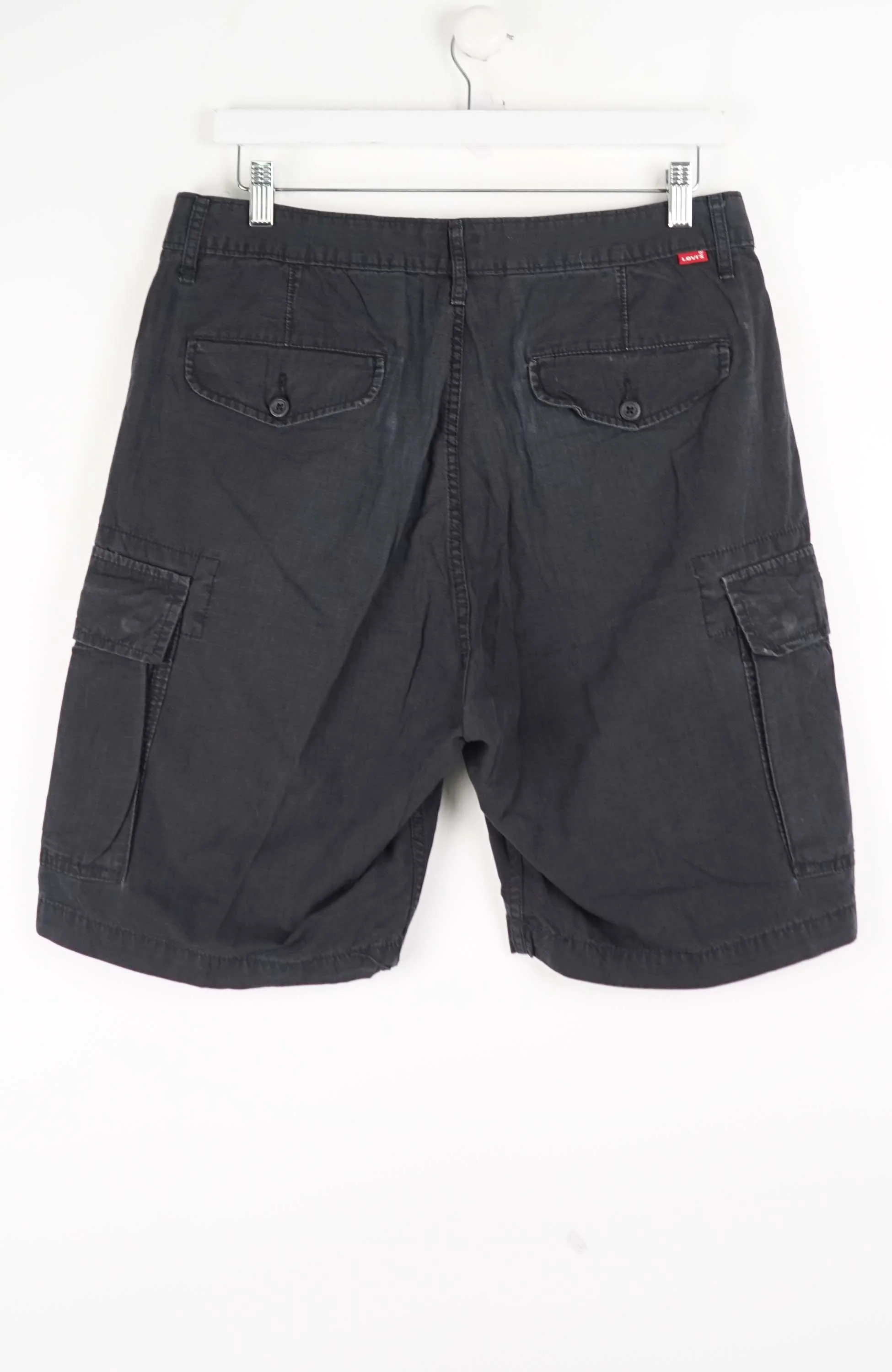 VINTAGE LEVI'S CARGO SHORTS W34 - Image 3